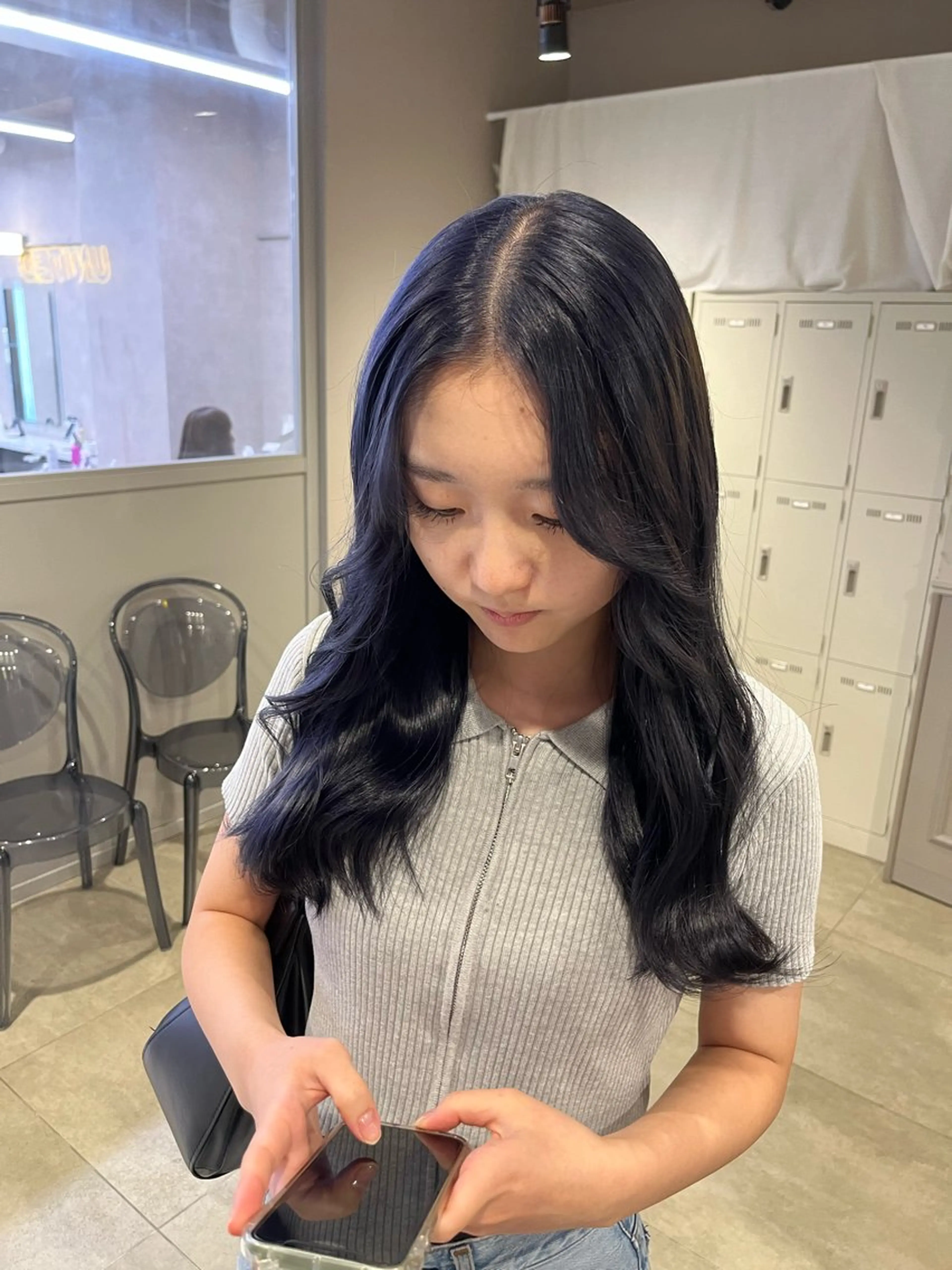 セミロング ヘアカラー トリートメント ヘッドスパ ヘアセット 寒色＆ブリーチ特化 寒色MiOのヘアスタイル