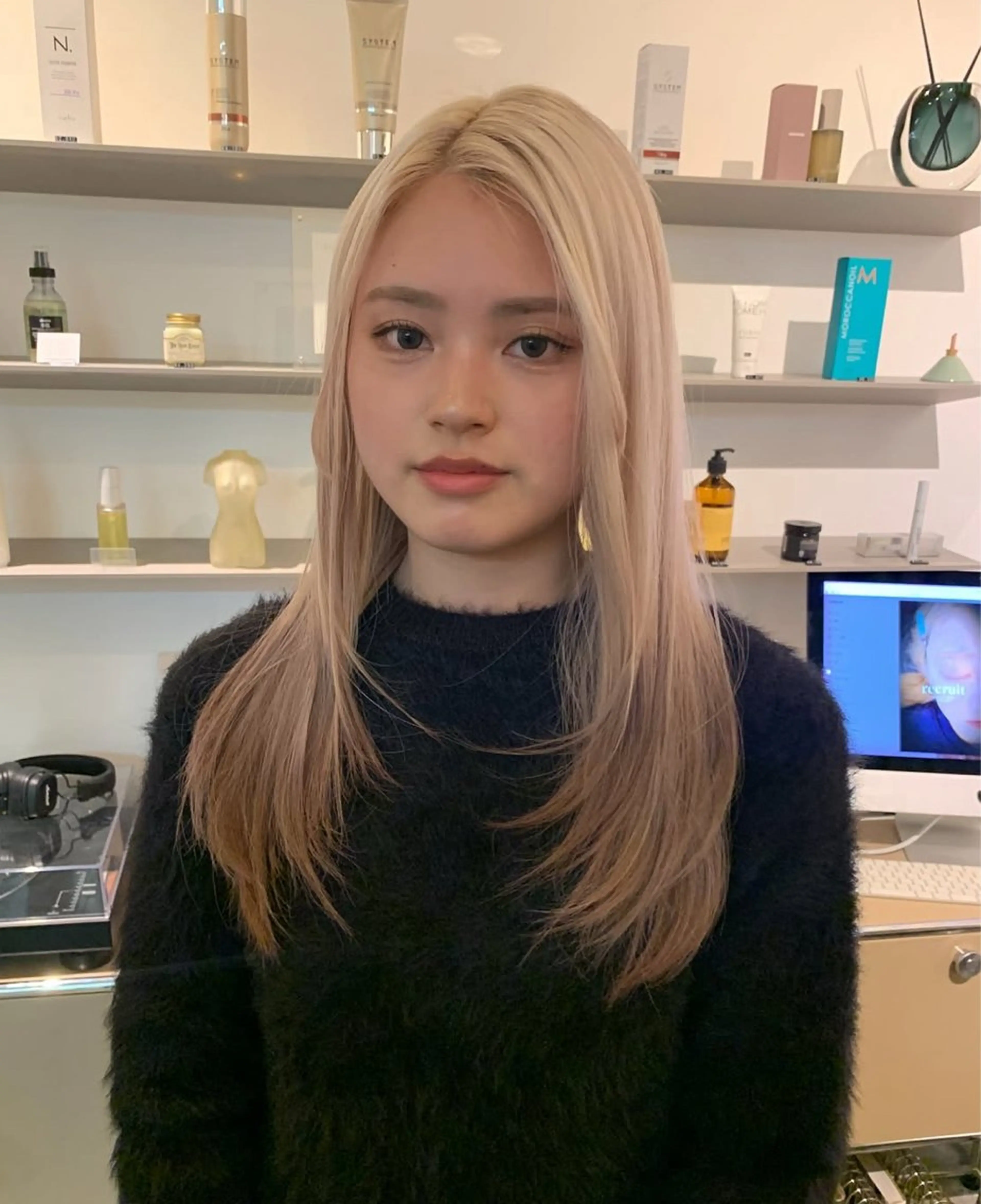 ロング ヘアカラー カヨコ/ハイトーン /透明感カラーのヘアスタイル