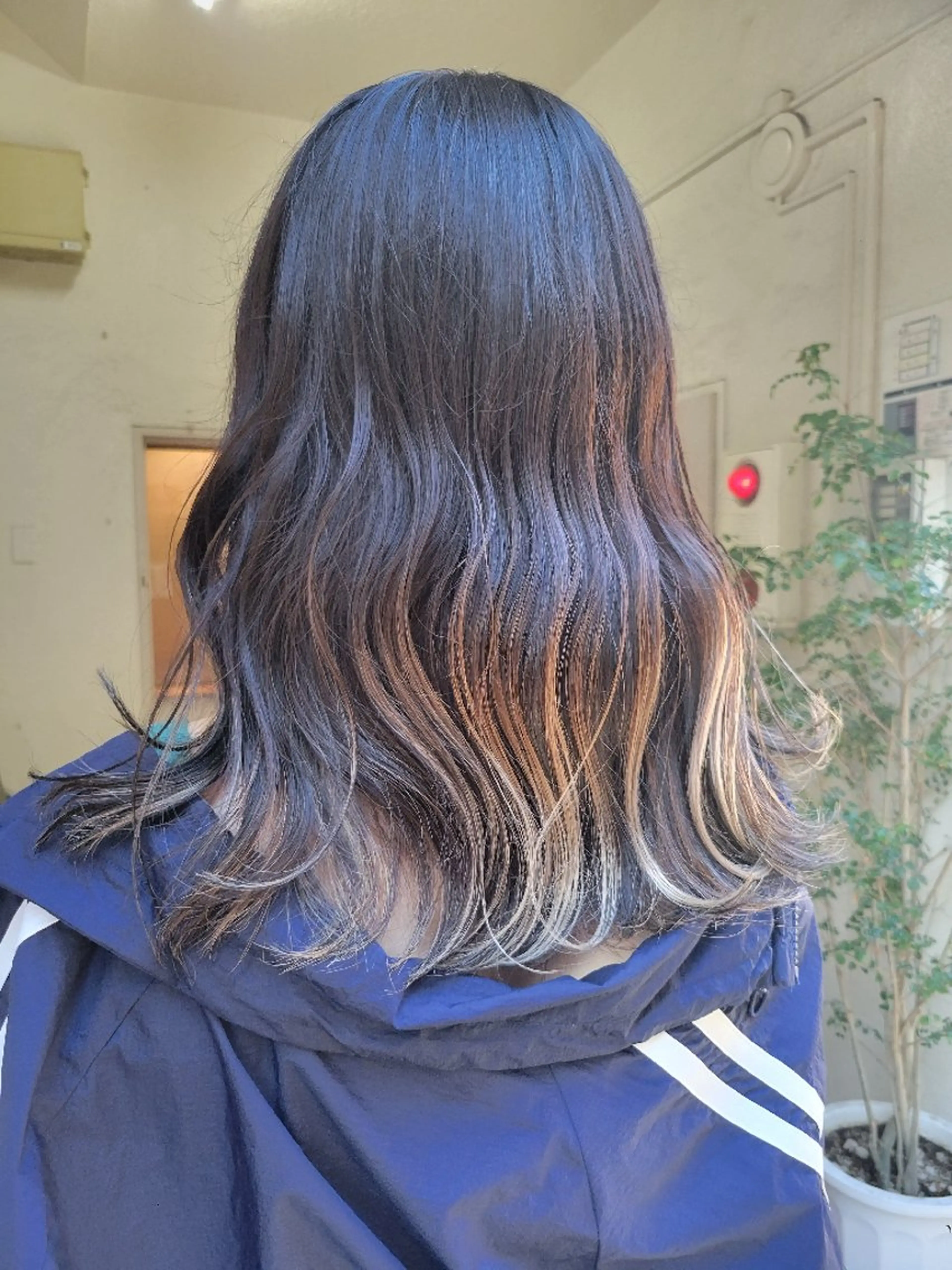 セミロング ハイライト カット ヘアカラー トリートメント 🇰🇷透明感×ハイ トーン🌟tomoのヘアスタイル