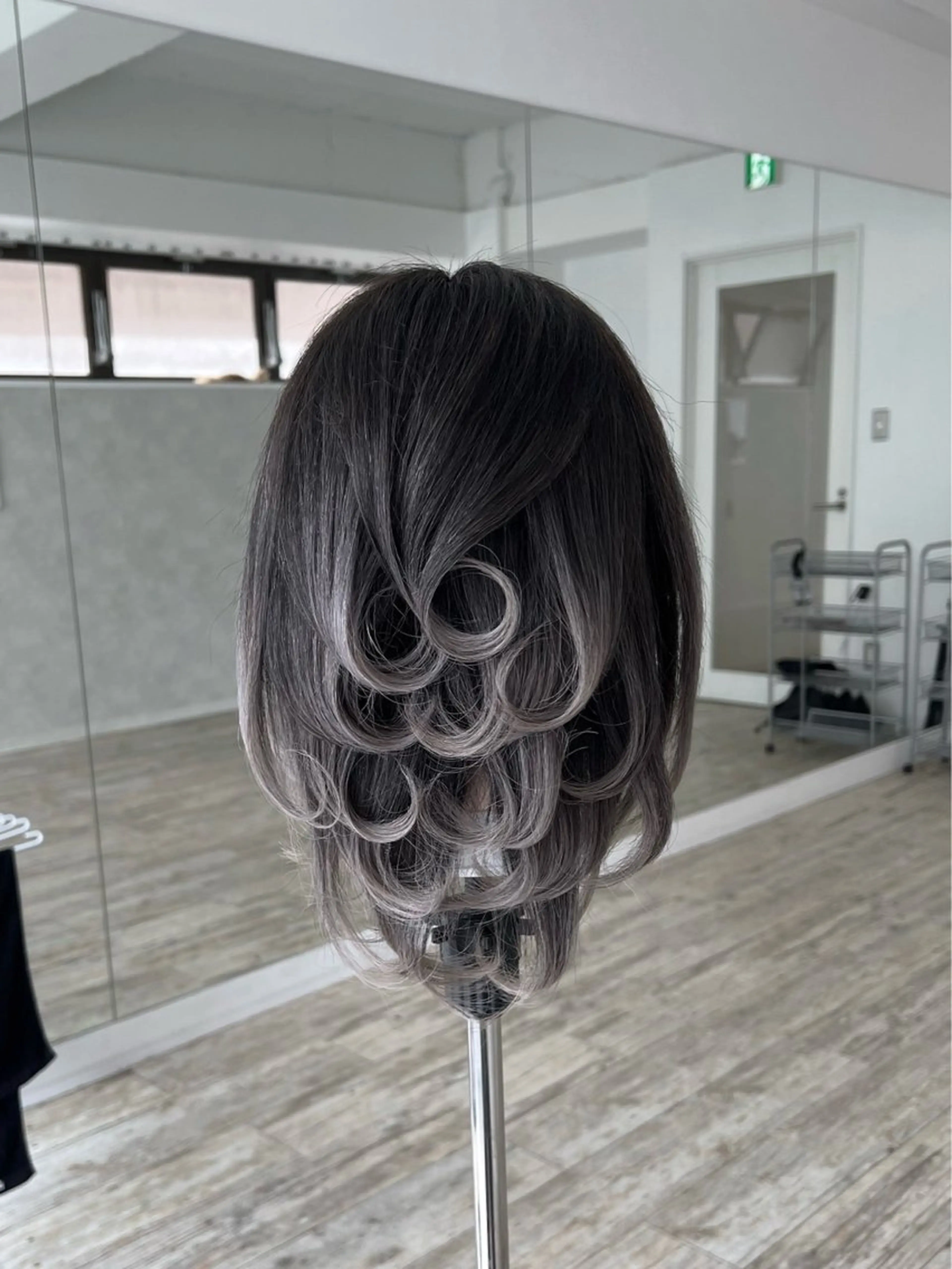 ミディアム カラー バレイヤージュ グレージュ レイヤーカット カット ヘアカラー トリートメント ROBIN所属・指名数No.1 /NAOYAのヘアスタイル