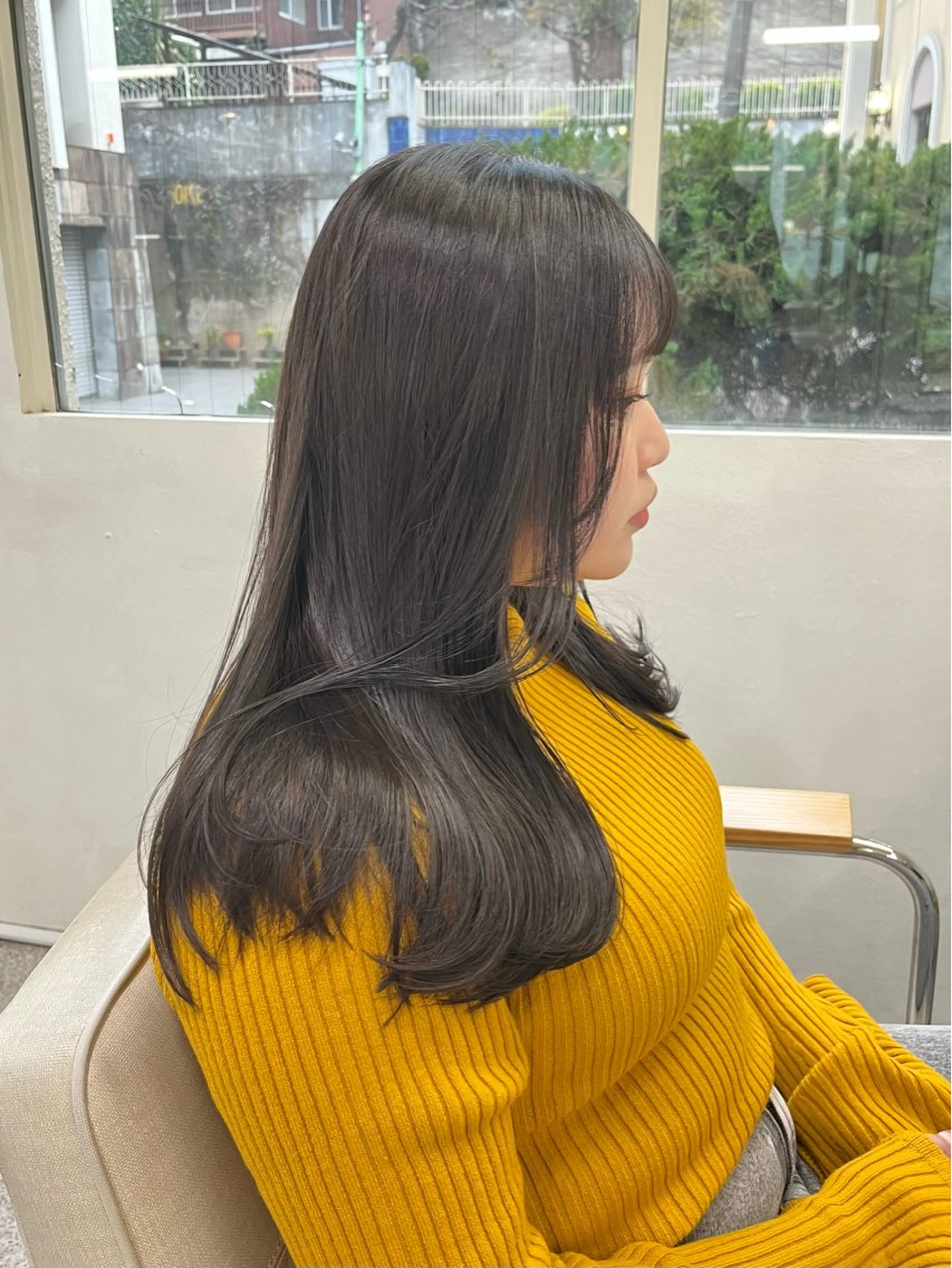 セミロング カラー 韓国風ヘア エクステ ハイトーン 💭黒崎ハルカのヘアスタイル