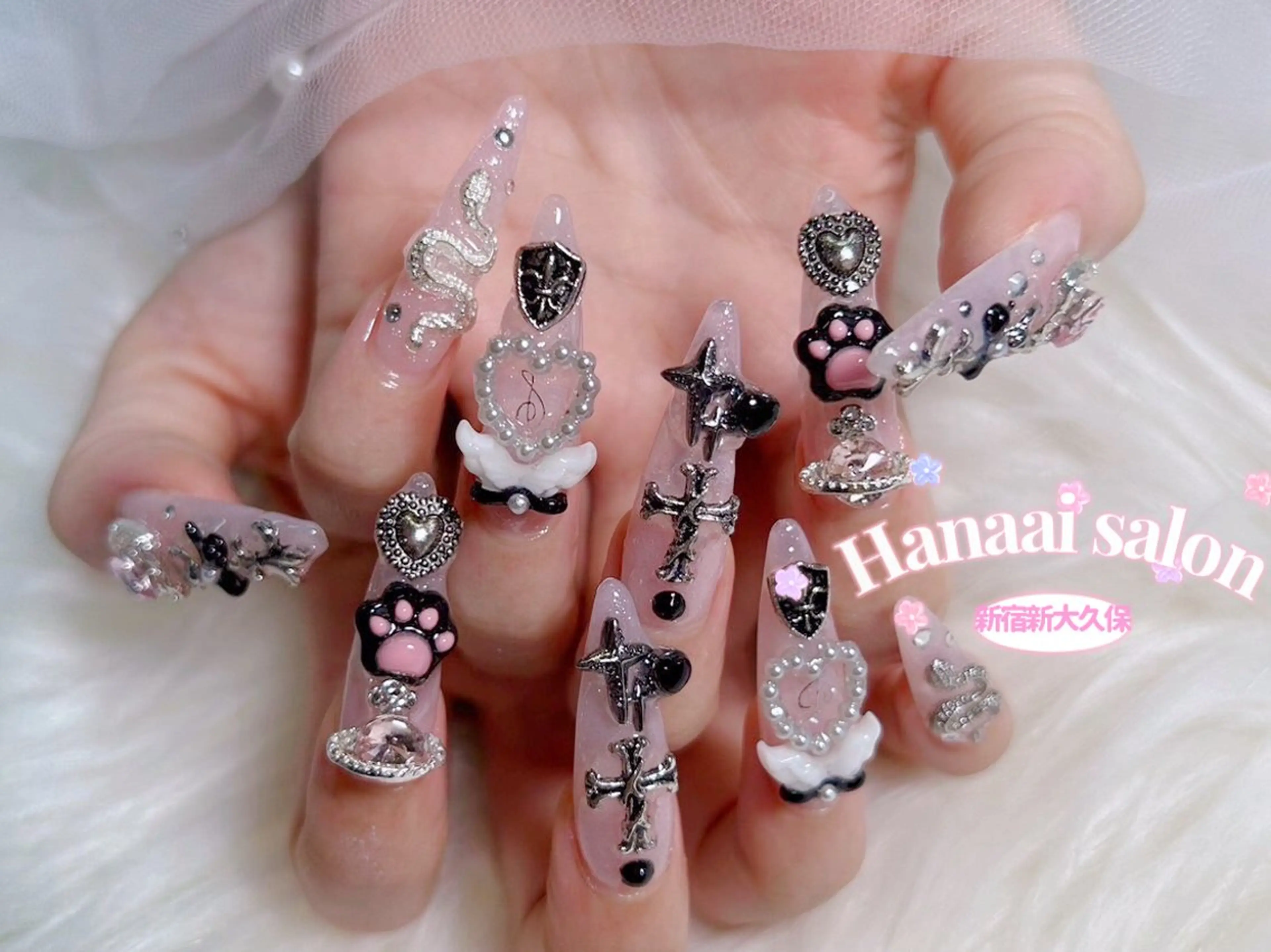 ロング ハンドネイル Hanaai Salon新大久保店のネイルデザイン