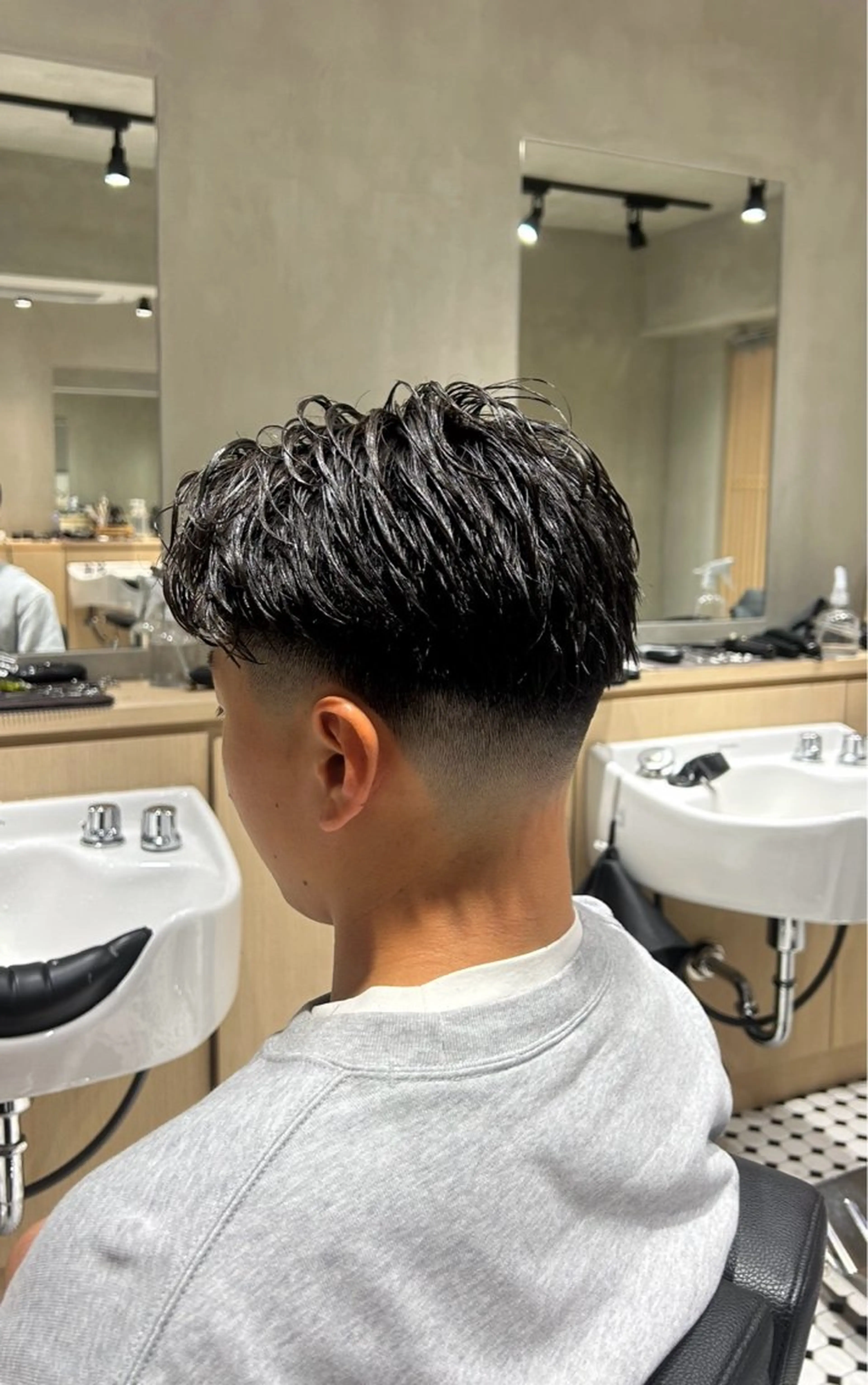 ミディアム メンズ フェードカット 【明大前フェード/ メンズパーマ/岳】のヘアスタイル