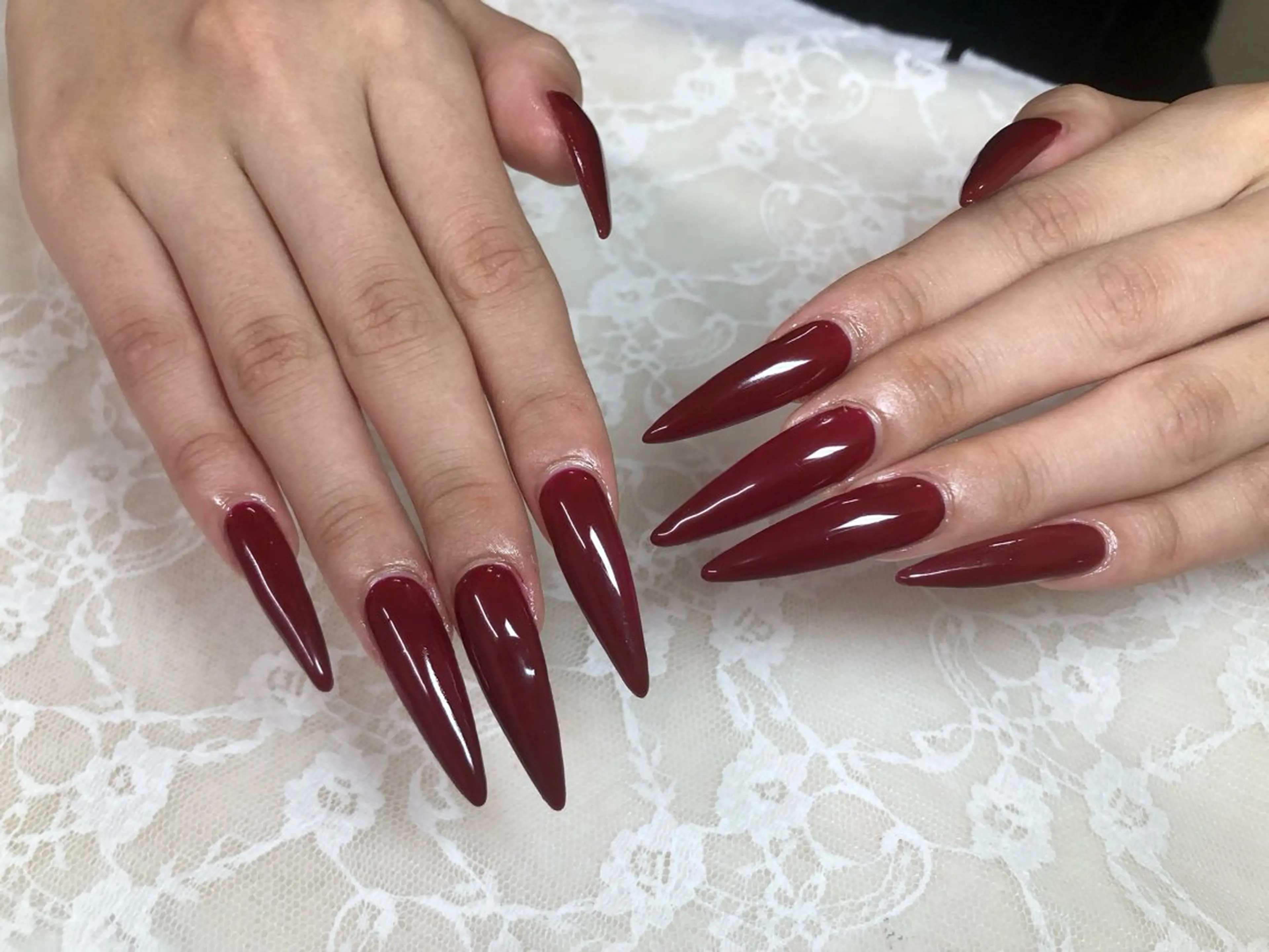 ネイル ボルドー ハロウィン ロングネイル スーパーロングネイル ハンドネイル ハンドケア Epokku ネイルサロンのネイルデザイン