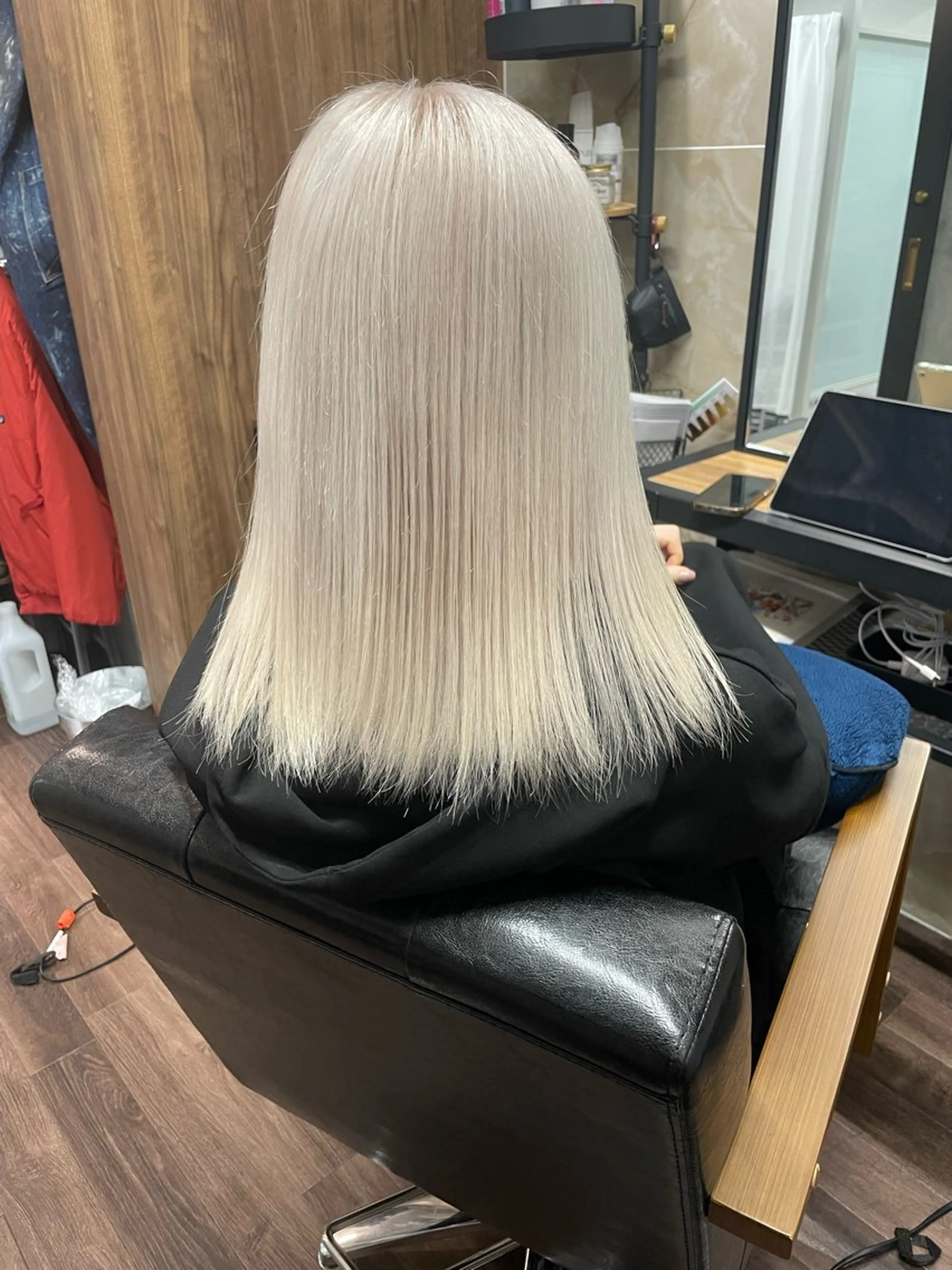 ミディアム カラー ヘアカラー トリートメント Lull (シェアサロンReco VIProom)所属・Lull1人美容室 バレイヤージュのヘアスタイル