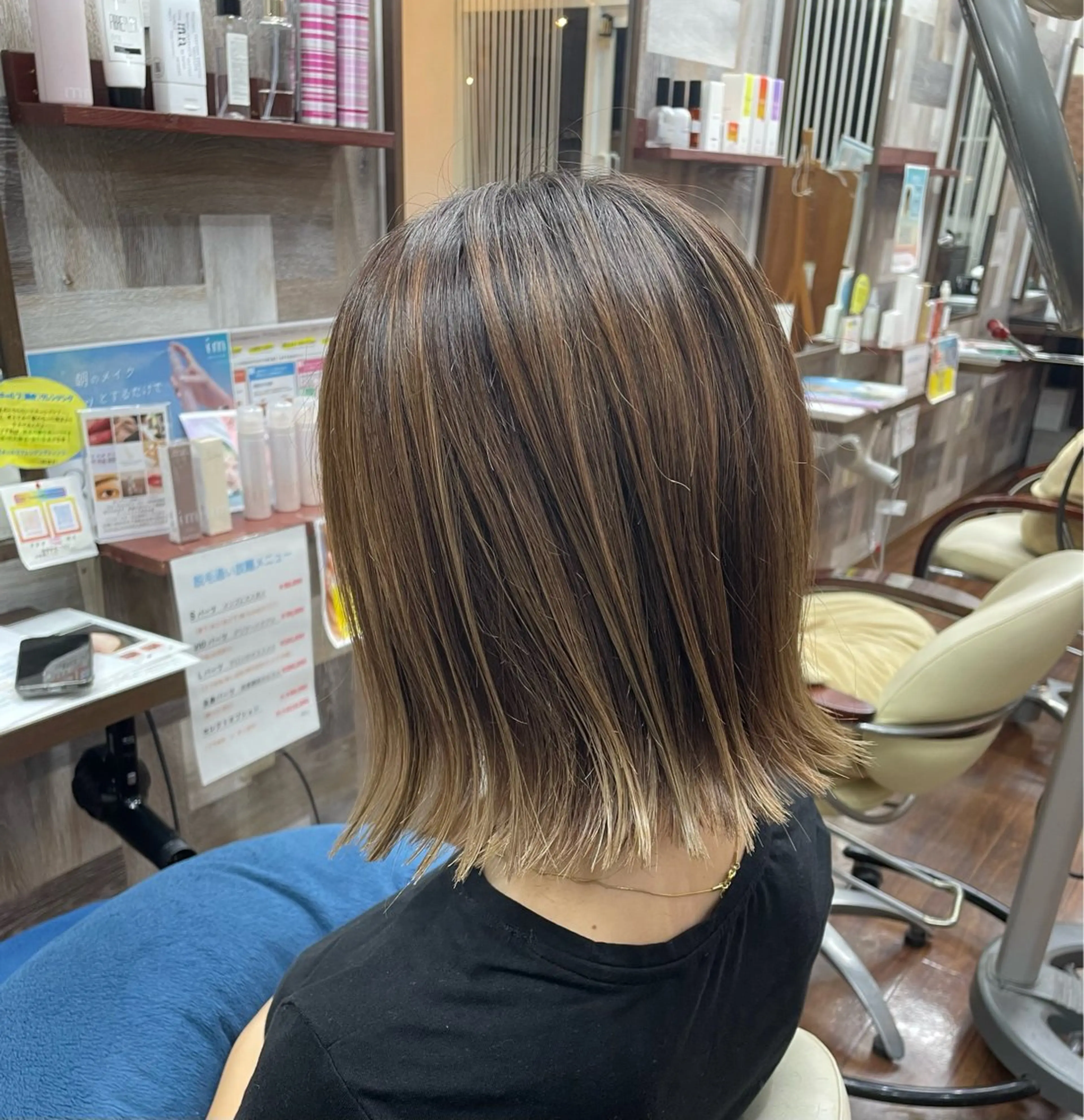 ミディアム ボブ 外ハネヘア カット Hair Peace所属・戎 歩のヘアスタイル