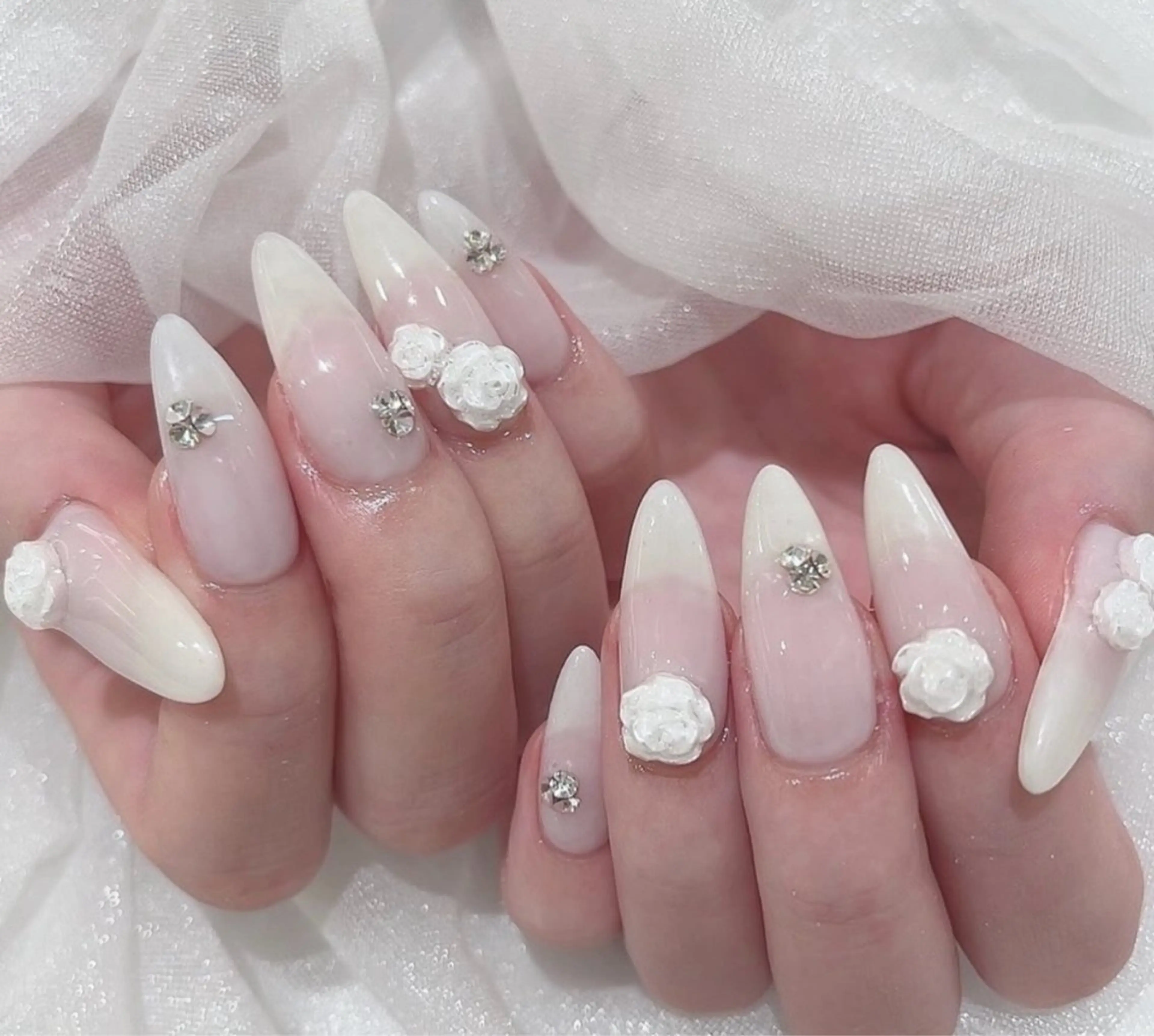 ネイル アートネイル 長さ出し ジェルネイル マグネットネイル ニュアンスネイル ハンドネイル Cloudy Chan 歌舞伎町のネイルデザイン