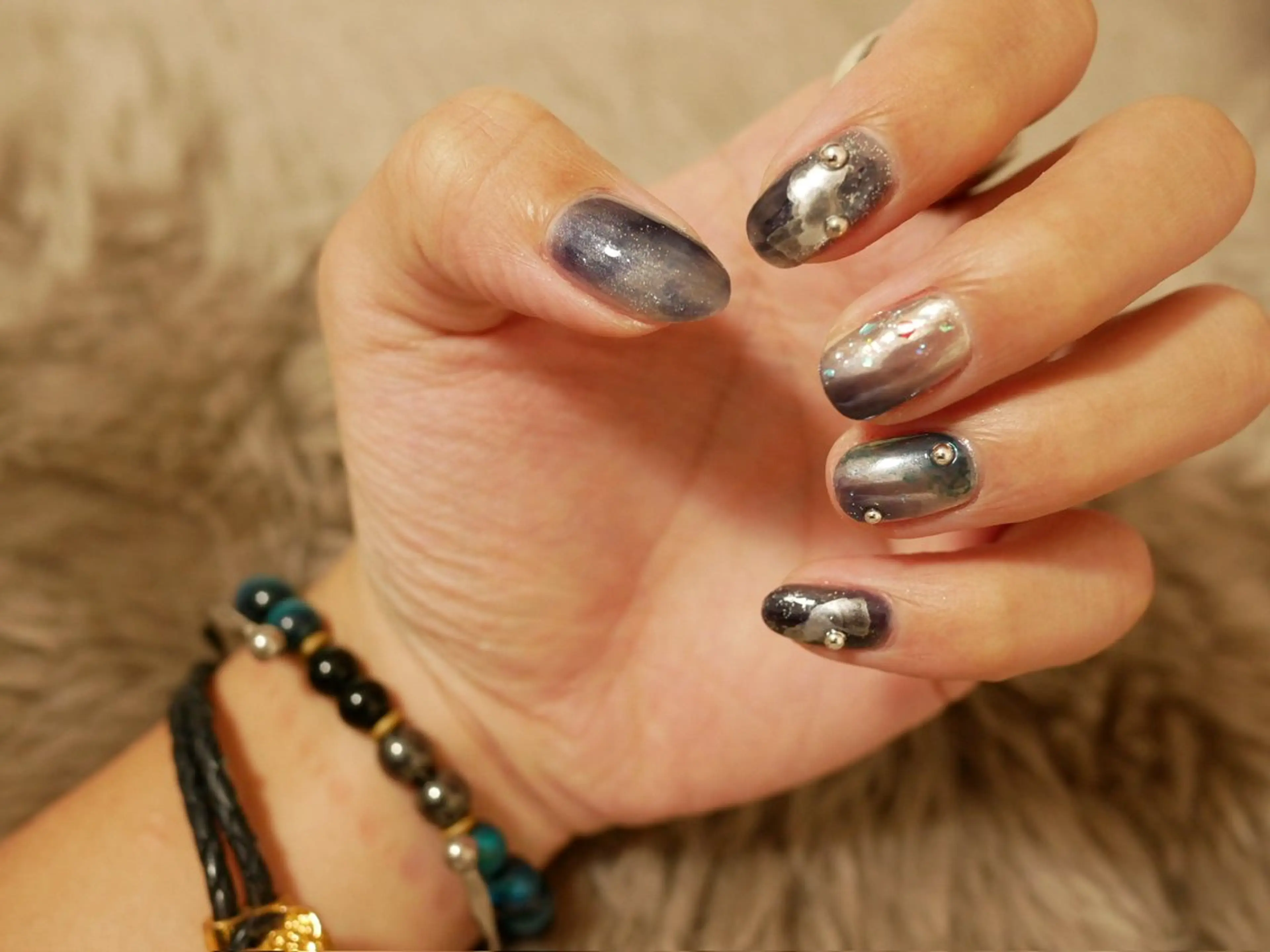 ネイル メンズネイル ニュアンスネイル 鈴木 彪雅のネイルデザイン