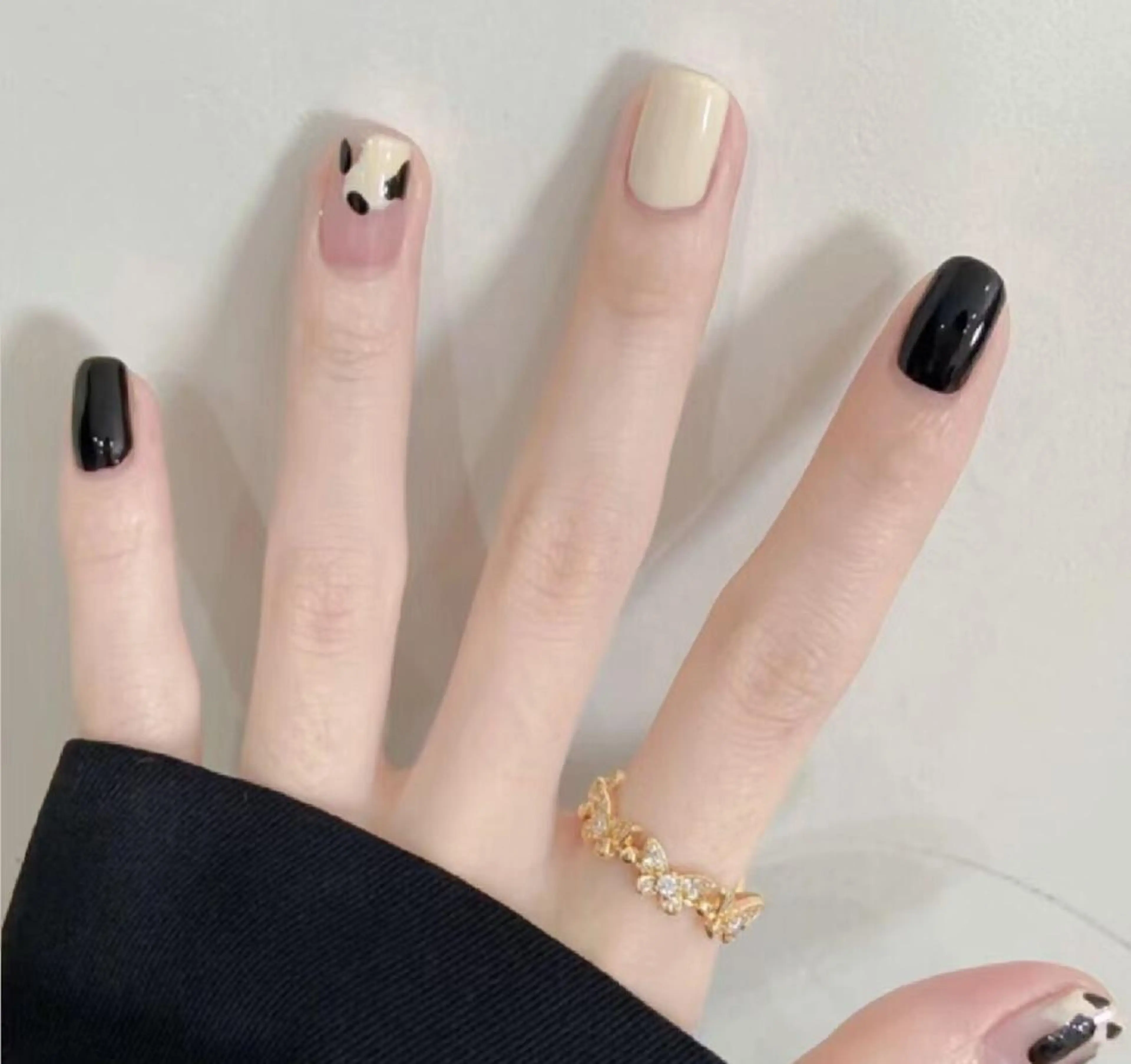 ネイル ハンドネイル MoonNail ユリ🌸のネイルデザイン