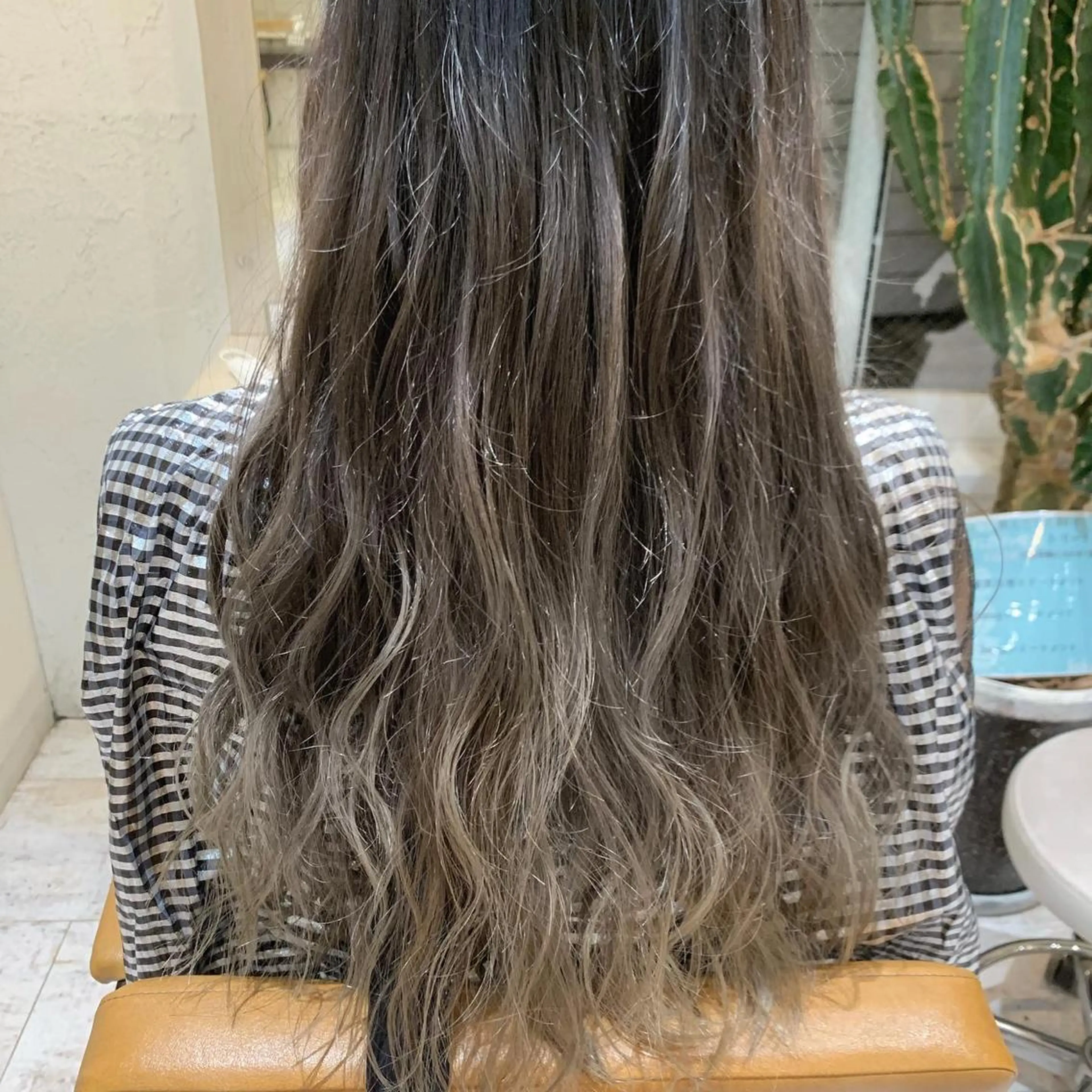 カラー ヤマダ サクラのヘアスタイル