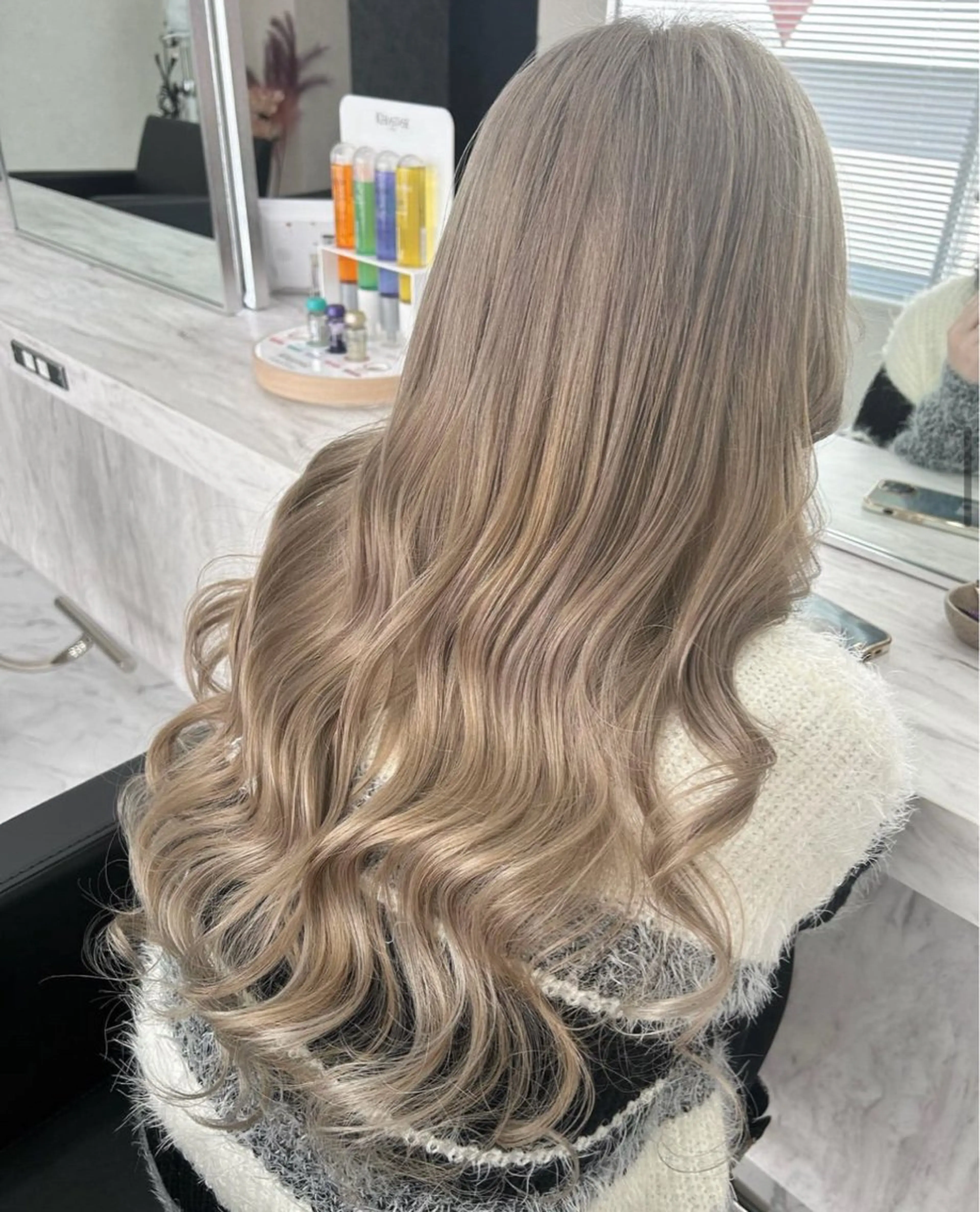 ロング カラー 艶髪透明感カラー🩶 Miriのヘアスタイル