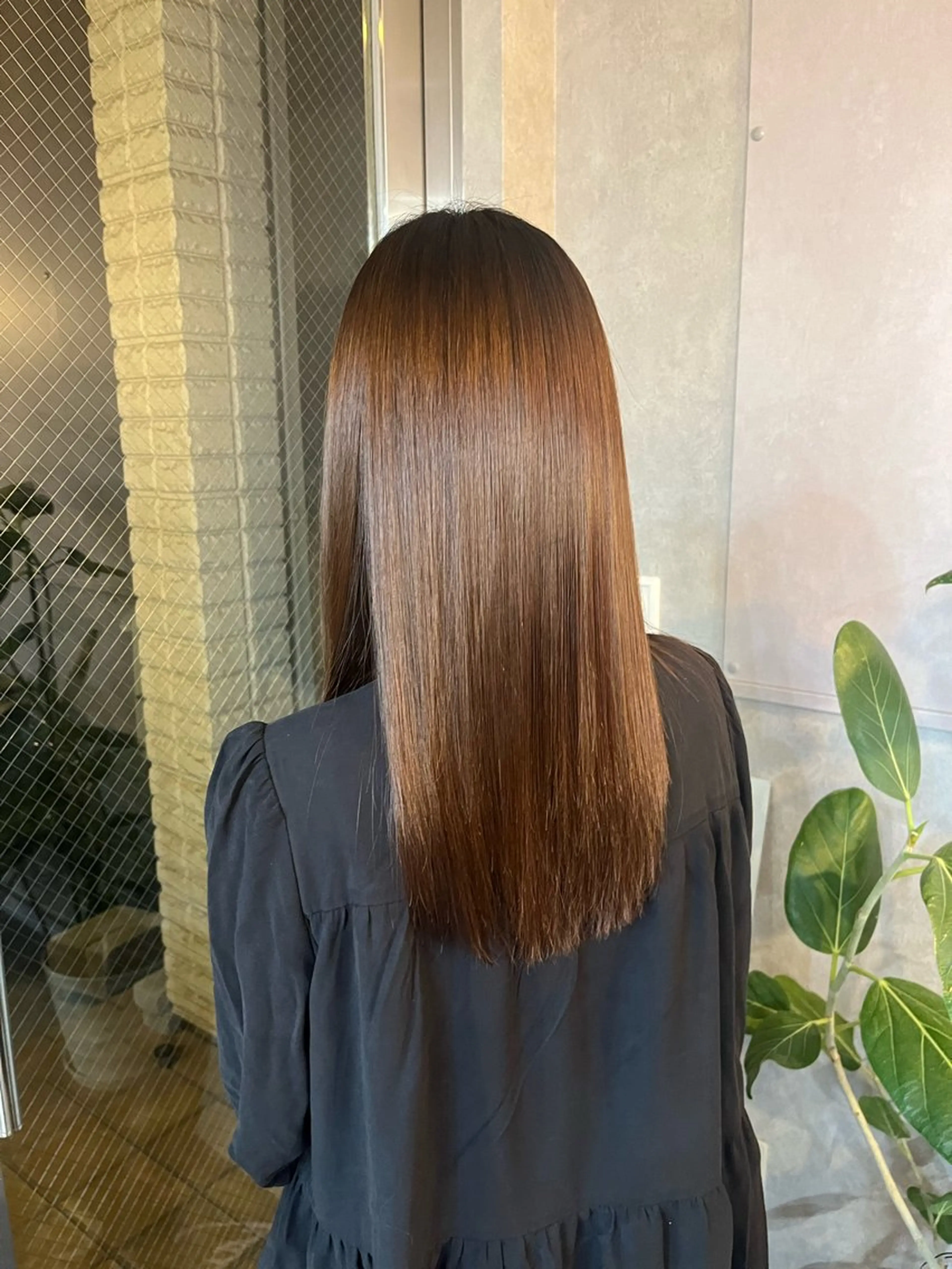 ミディアム 縮毛矯正 ere 代々木公園所属・みほ/ニュアンス/ モード/艶カラーのヘアスタイル