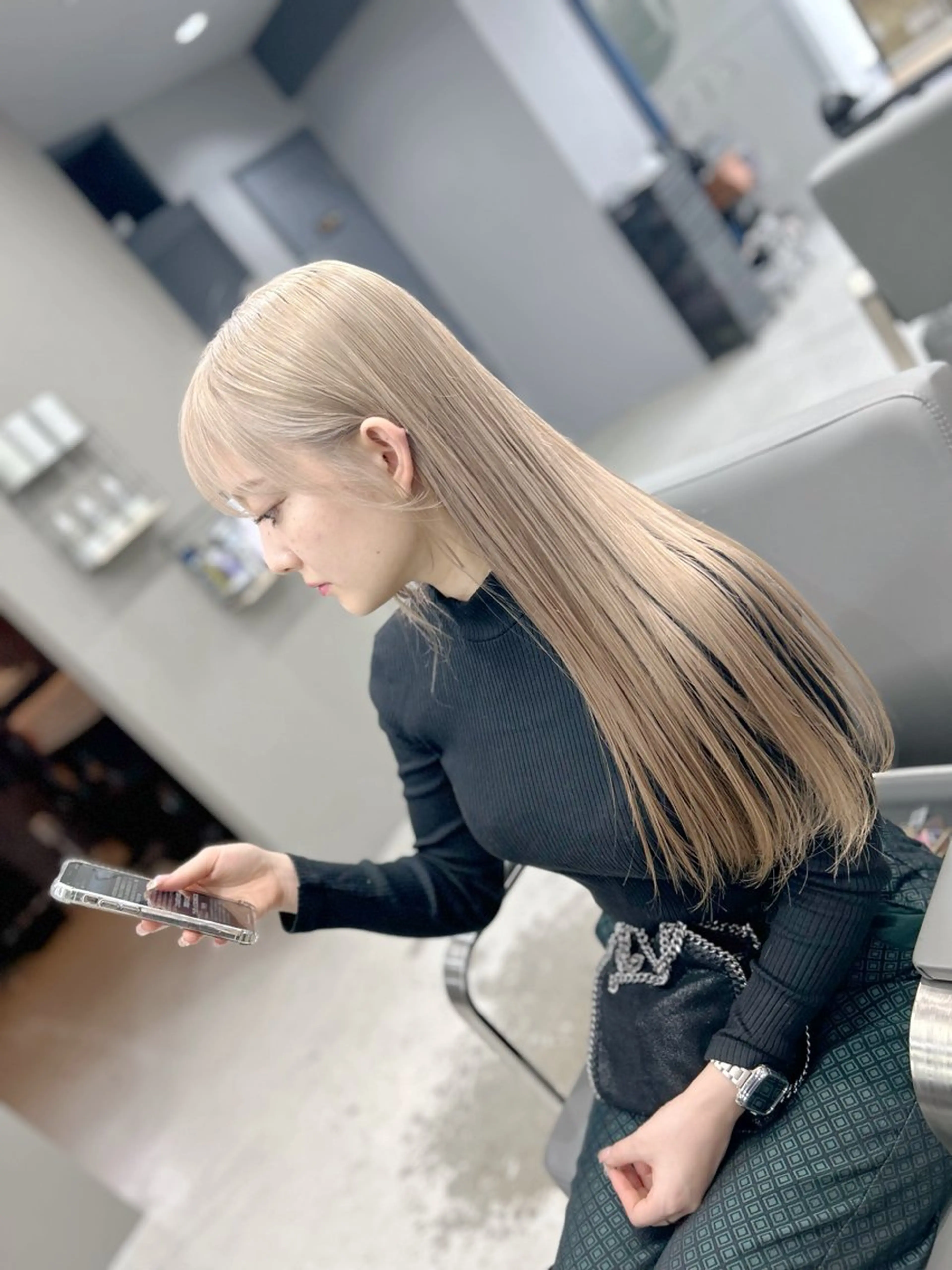 ロング カラー ヘアアレンジ ベージュカラー ホワイトベージュ VIM hairおもろまち店のヘアスタイル