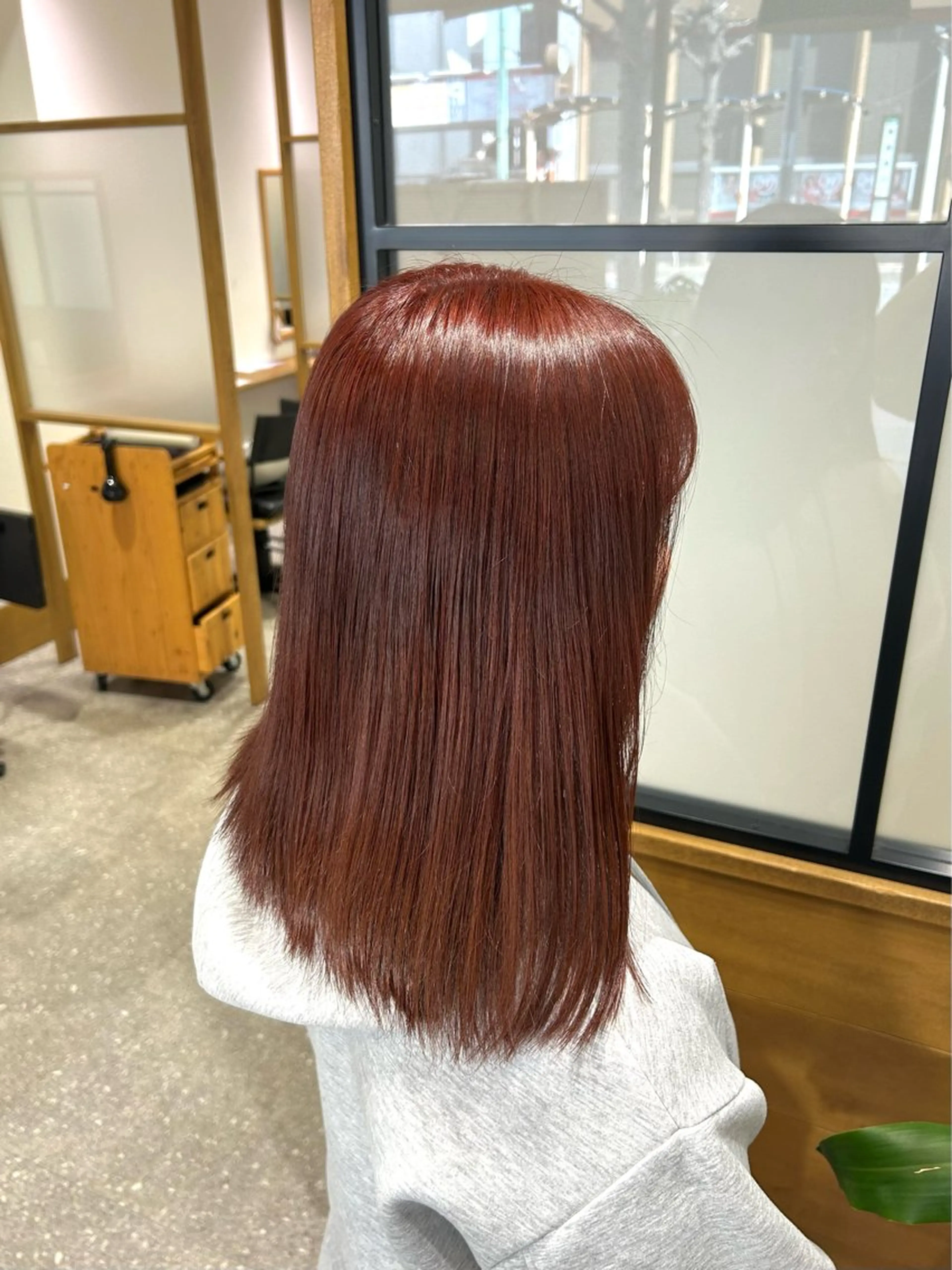 ミディアム やなぎさわ はるなのヘアスタイル