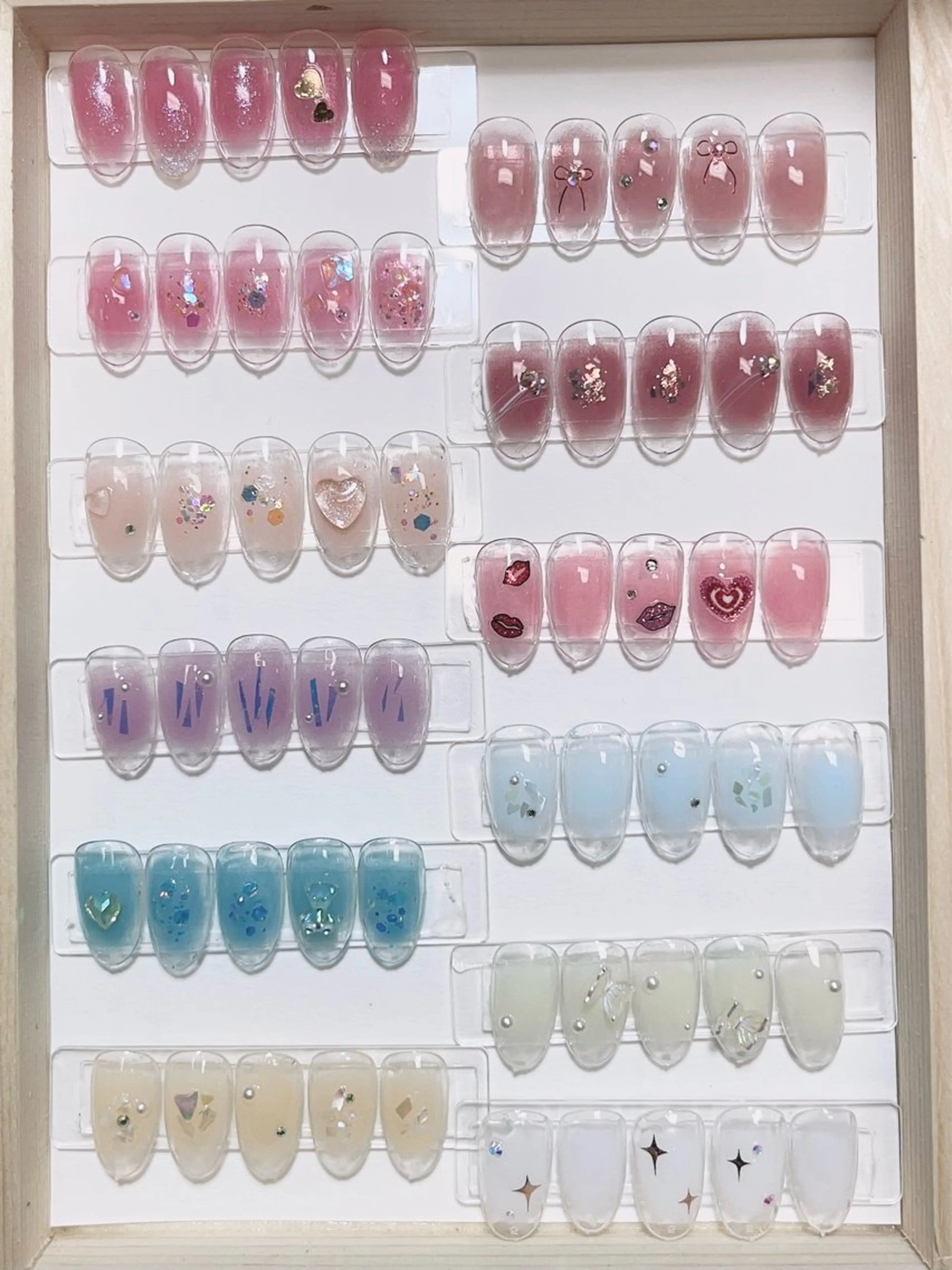 ネイル チークネイル 夏ネイル Rs nail 新宿西口のネイルデザイン