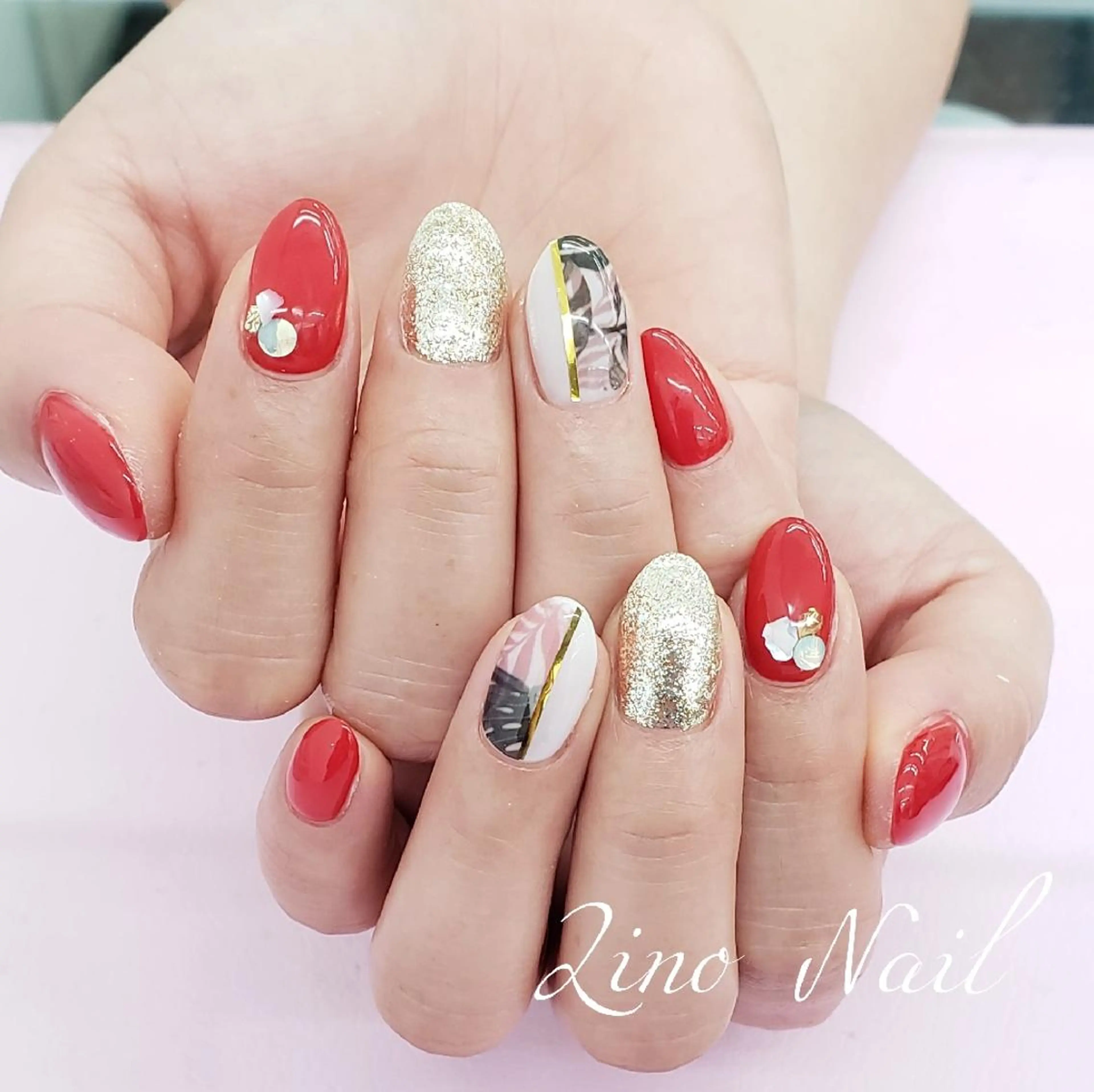 ネイル カジュアル ジェルネイル ゴールド ニュアンスネイル オフィスネイル ハンドネイル Lino Nailのネイルデザイン
