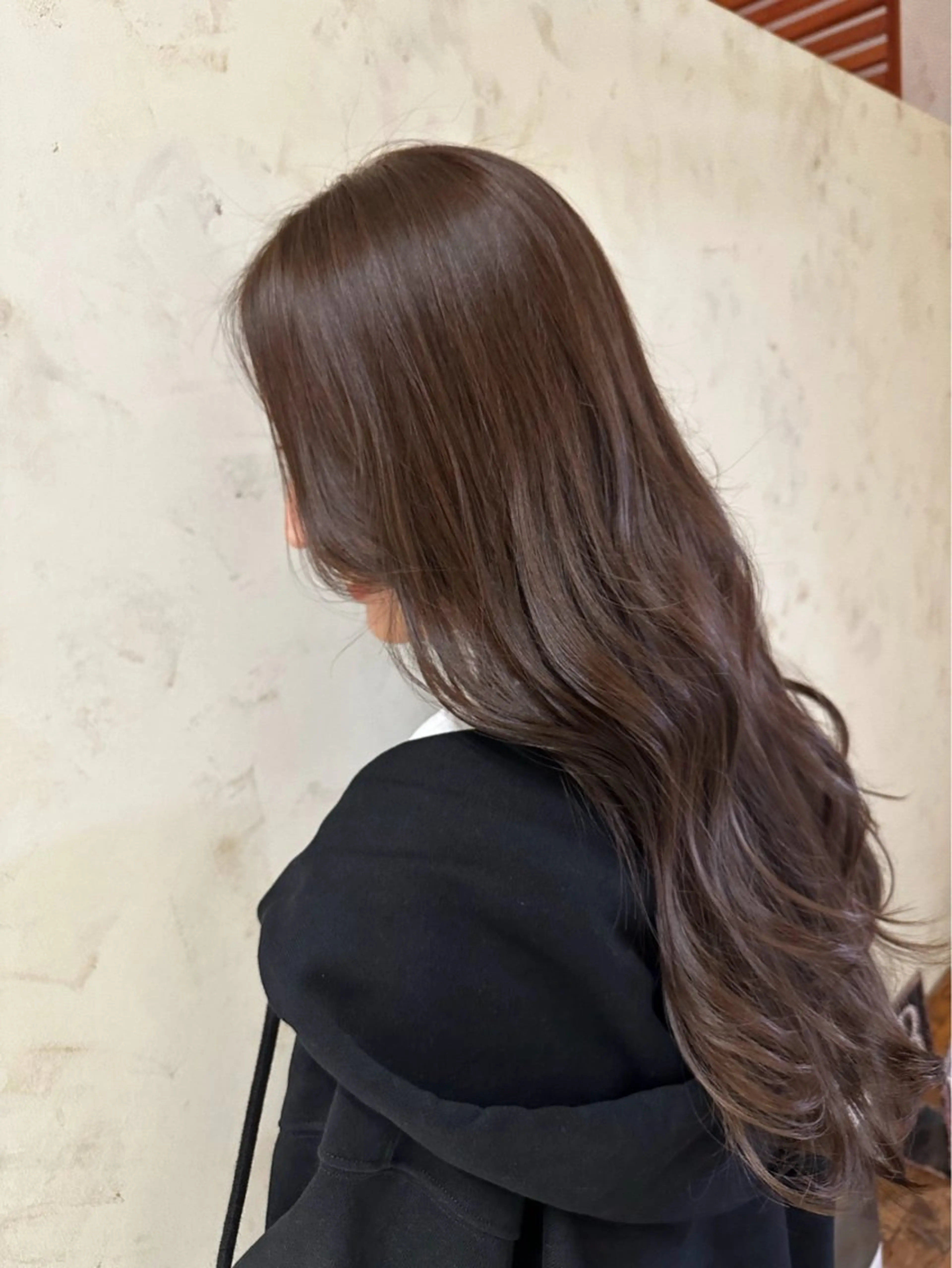 ロング カラー ベージュカラー 透明感カラー オリーブベージュ 井上 三沙希のヘアスタイル