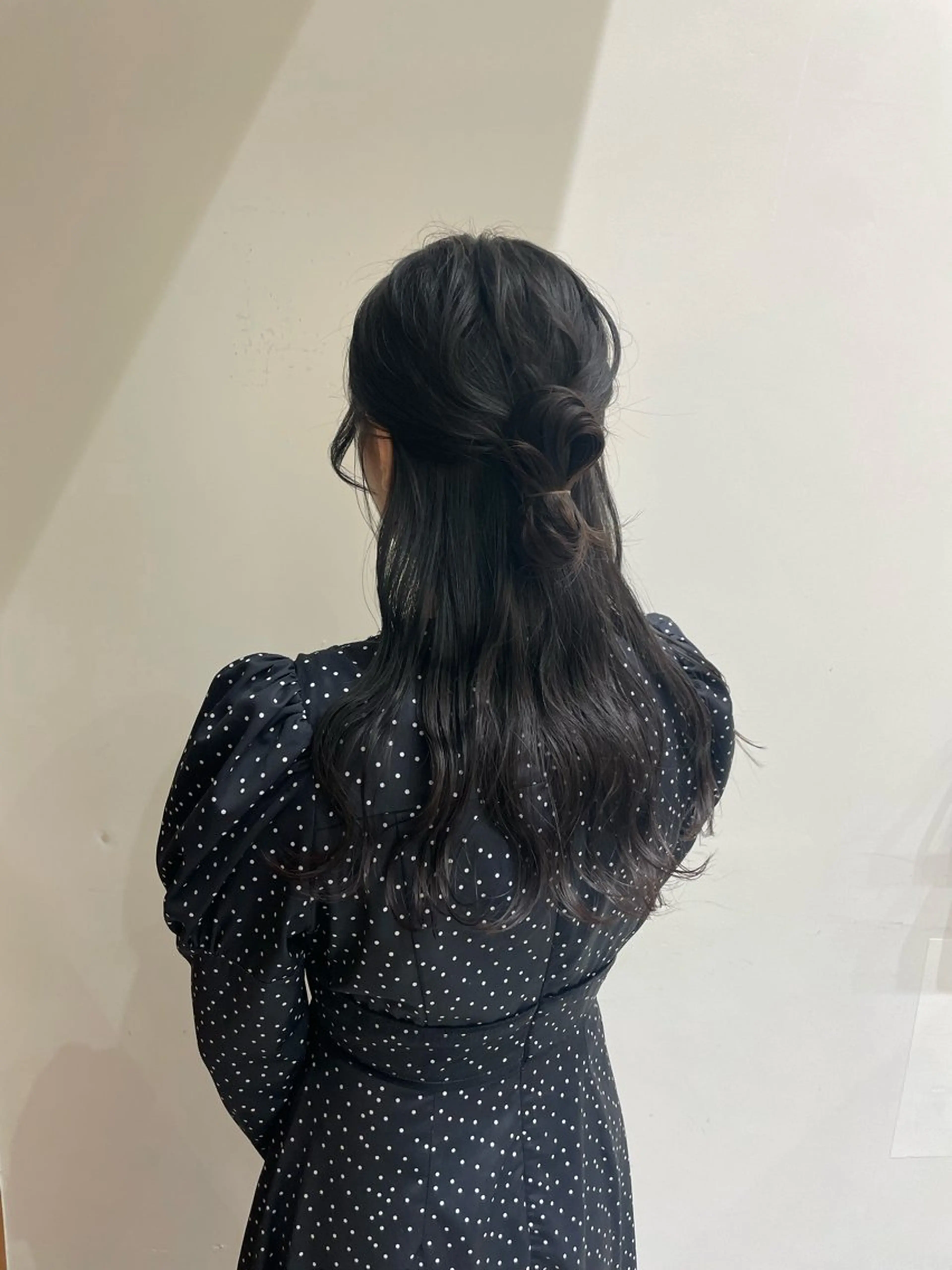 セミロング ヘアアレンジ ハーフアップ 三宅 瑠偉のヘアスタイル