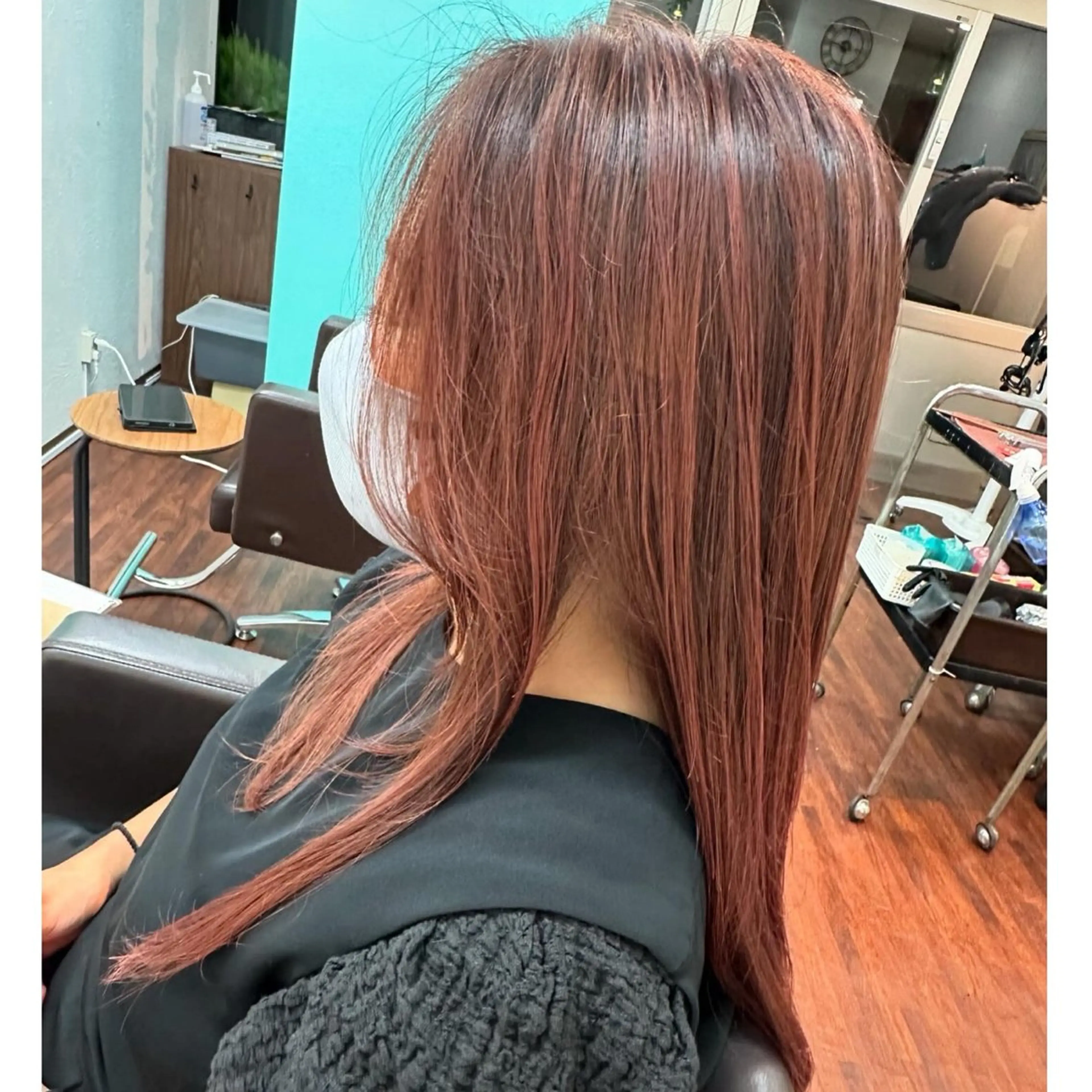 ロング カラー 三原 友美のヘアスタイル
