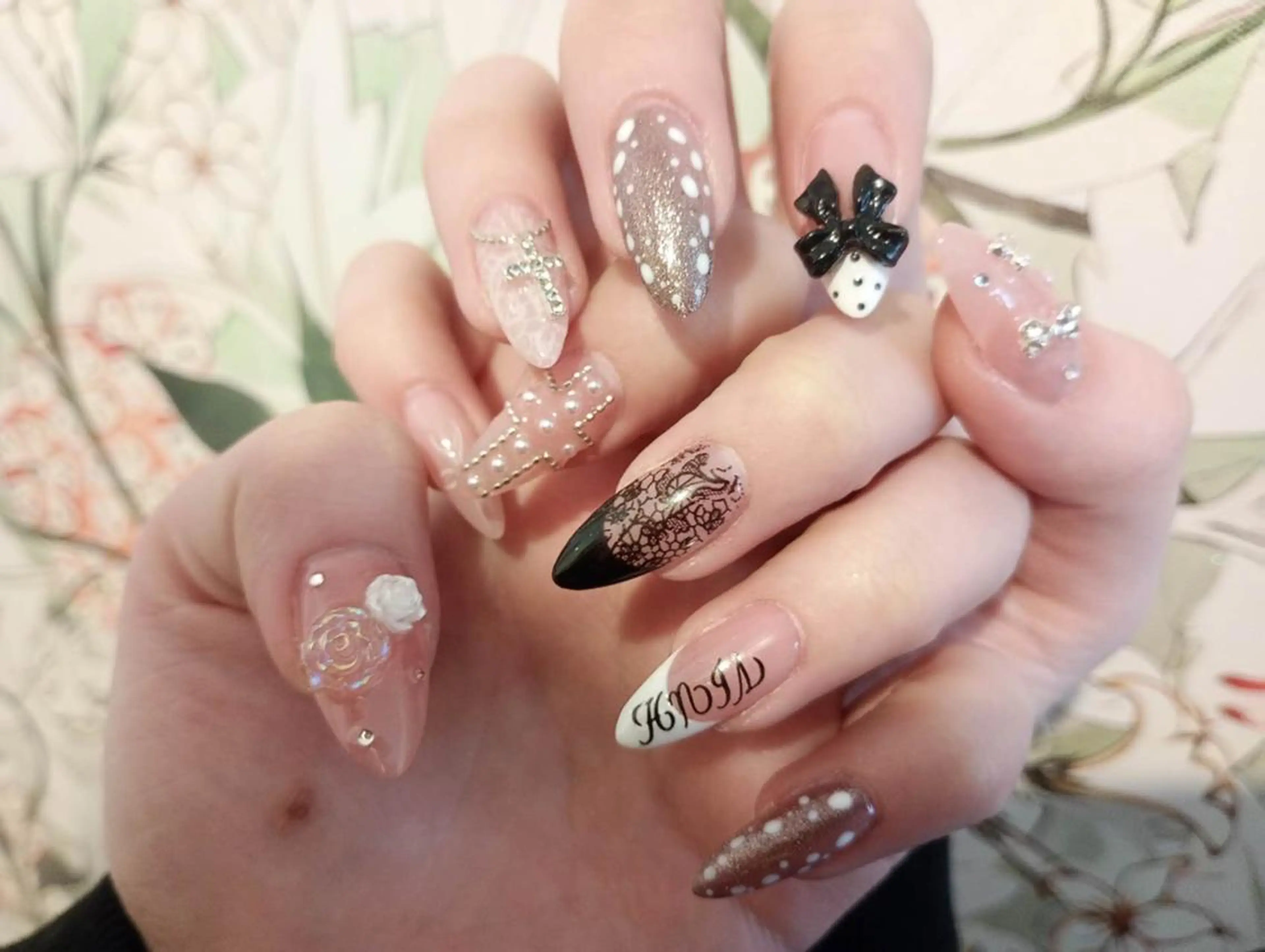 ネイル 長さ出し フレンチネイル ジェルネイル ガラスフレンチ 韓国ネイル Hana Bloom Nail💛Rinaのネイルデザイン