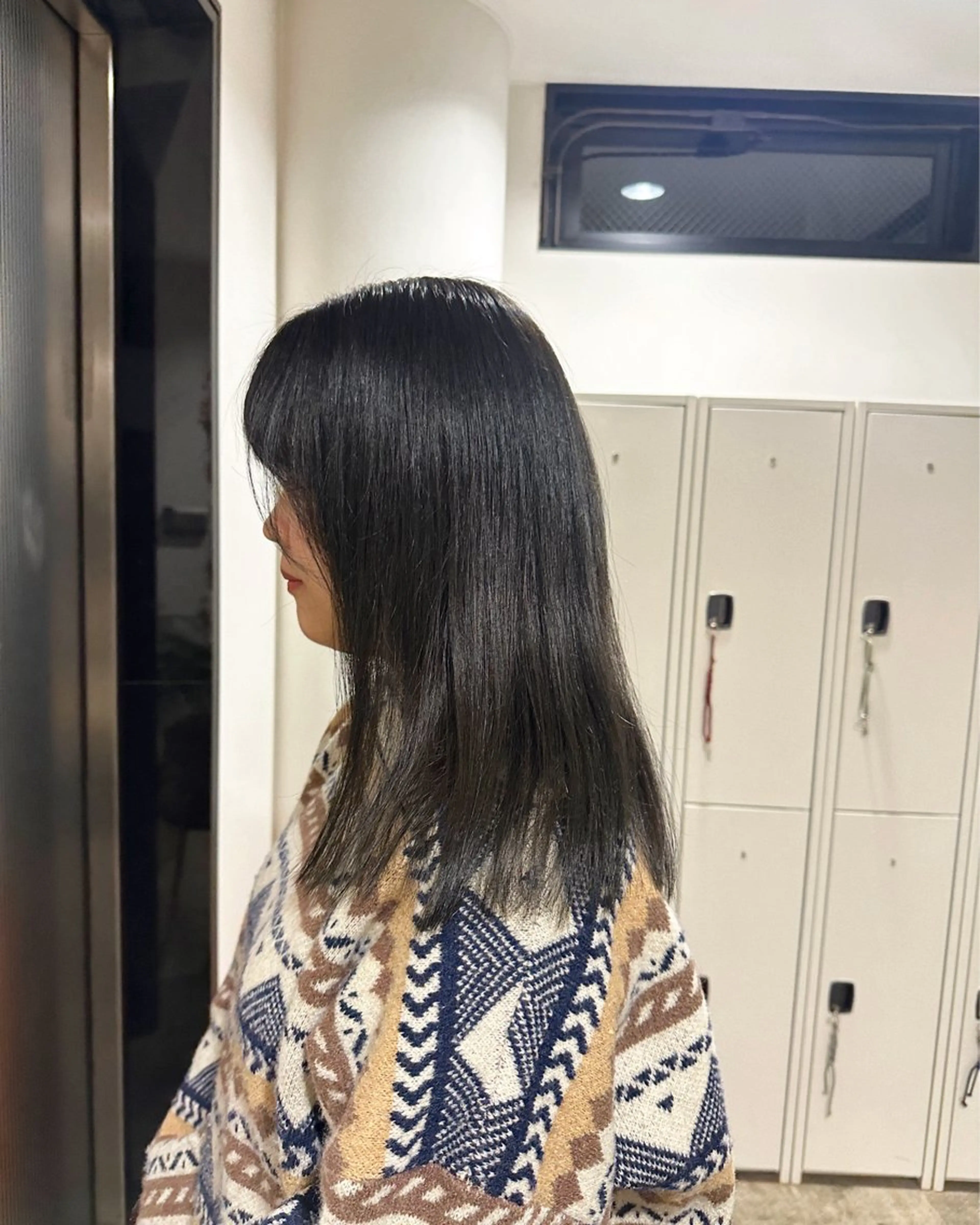 カラー オリーブカラー 透明感カラー/顔周り レイヤー/髪質改善のヘアスタイル