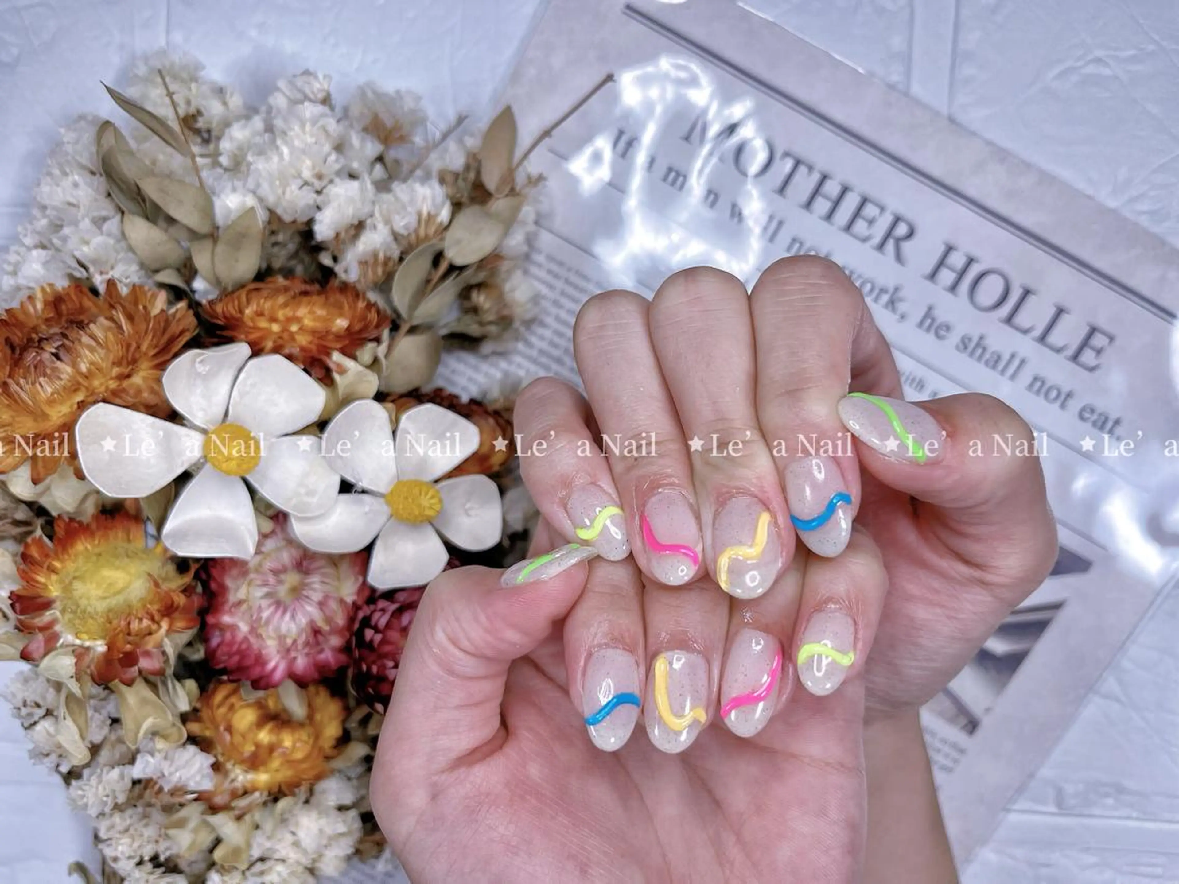 ミディアム カラー ネイル Le’a NailSalonのネイルデザイン