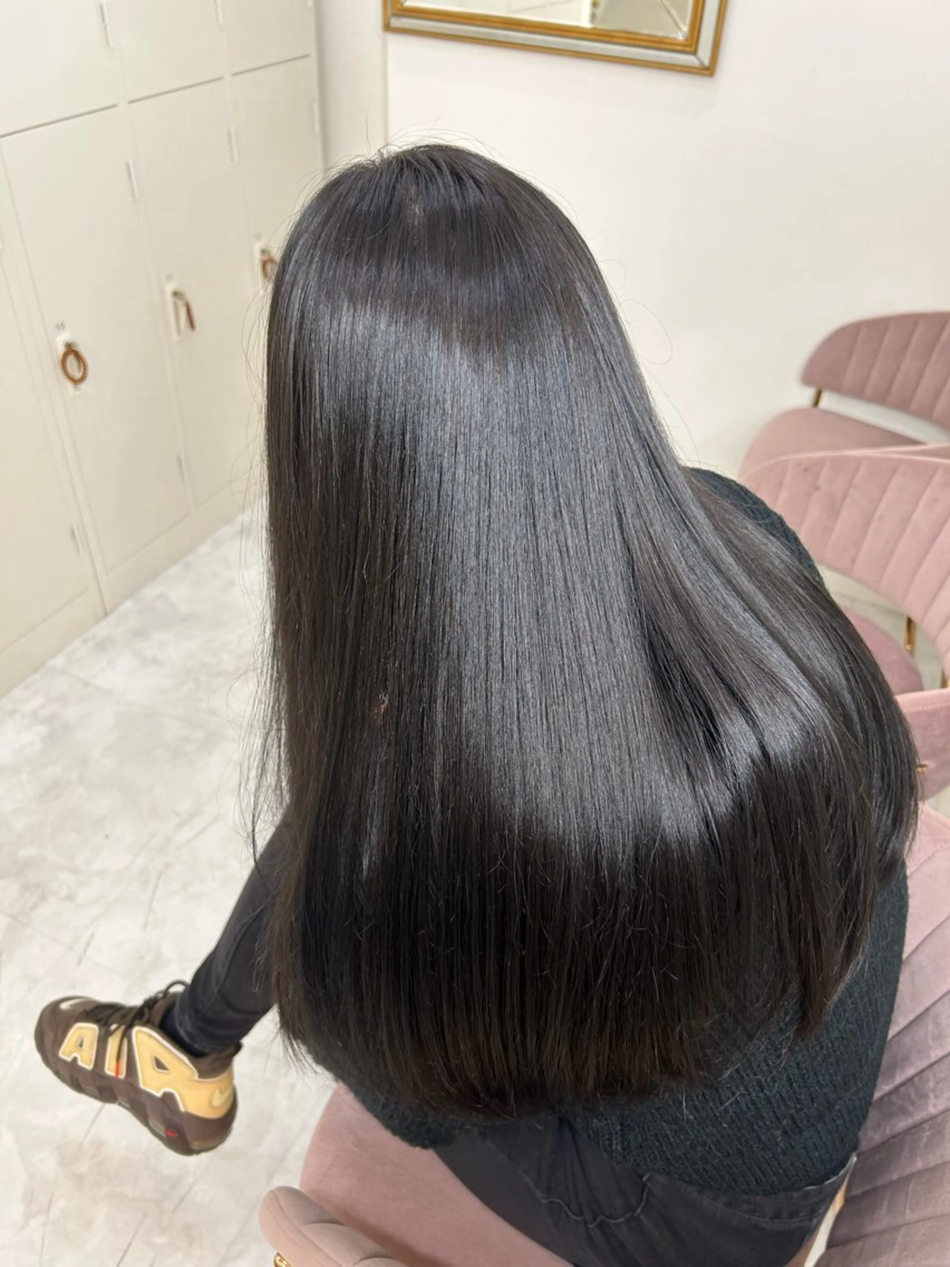 ロング ヘアカラー トリートメント 𝜗𝜚ブリーチ ／レイヤー𝜗𝜚のヘアスタイル