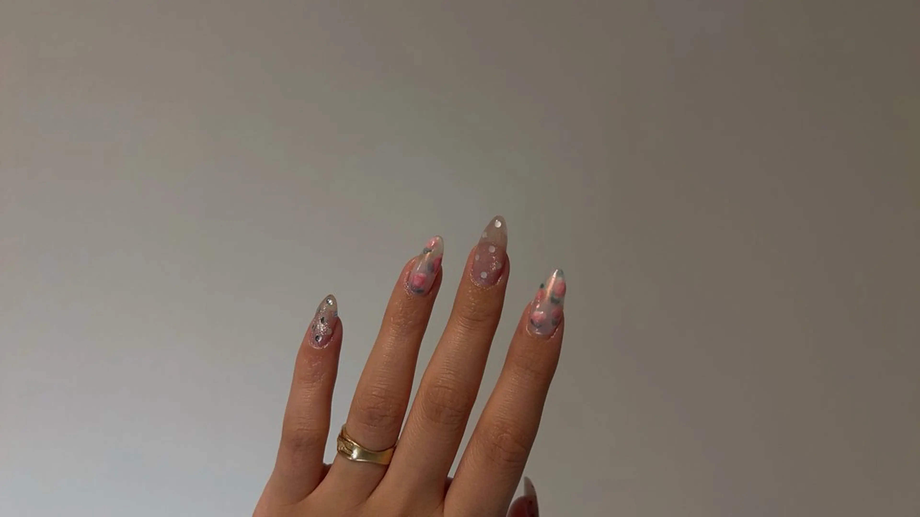 ネイル ドット ハンドネイル rii .eye/nailのマツエク・マツパデザイン
