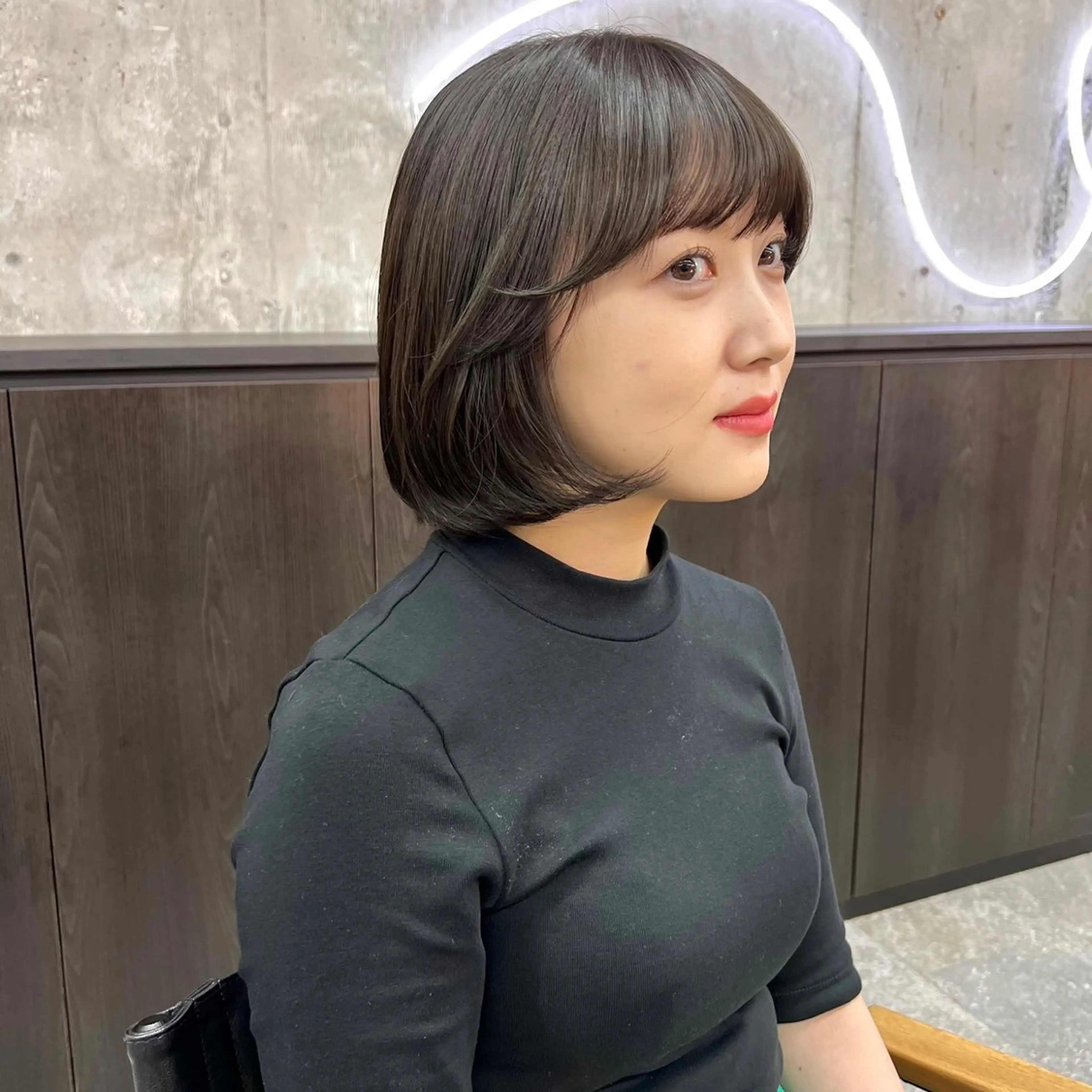 ミディアム カラー グレージュ ボブ 韓国風ヘア カット ヘアカラー トリートメント 韓国ヘア /男女☘️ 細江 美紅のヘアスタイル