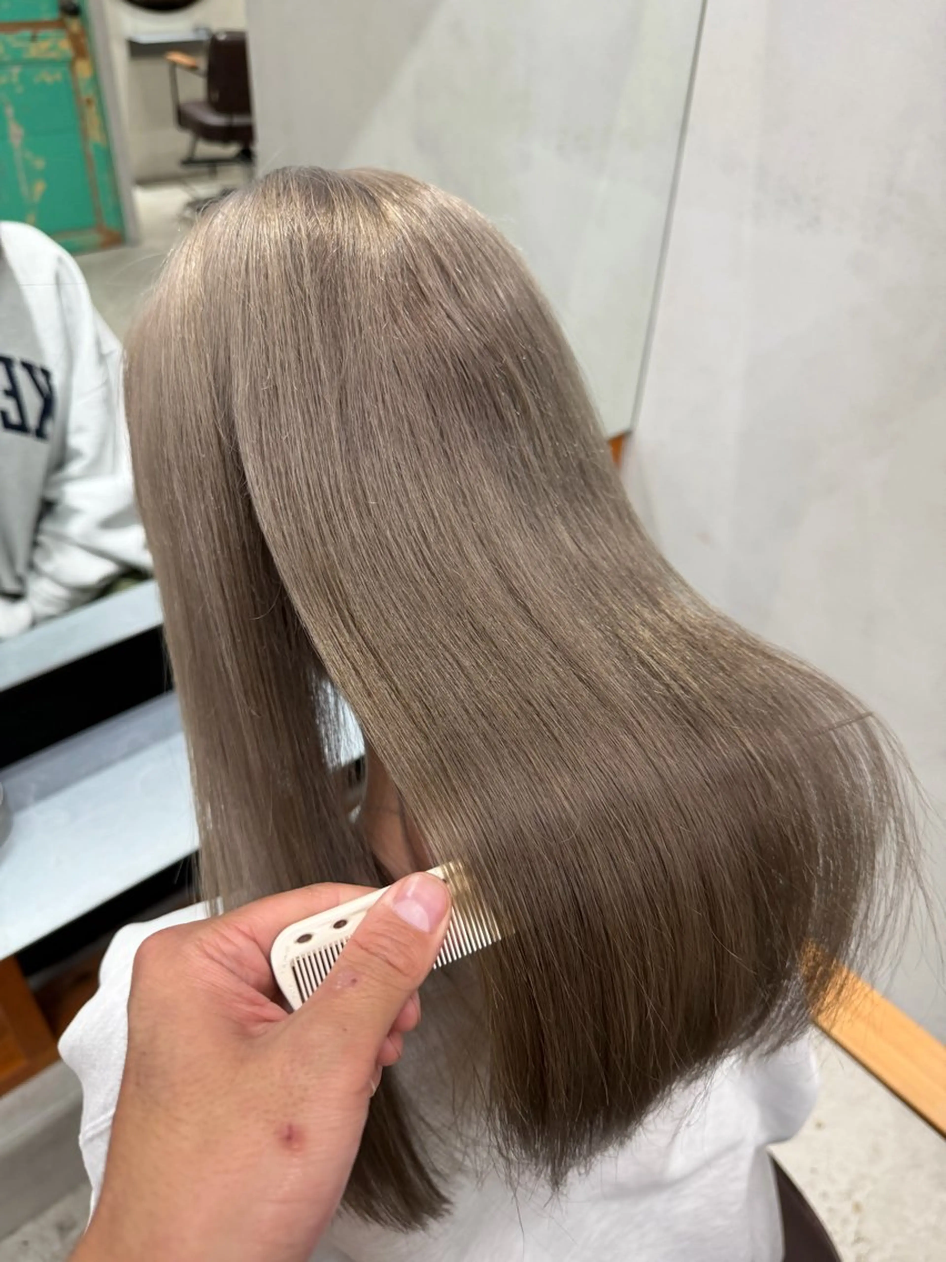 ロング カラー ヘアアレンジ ベージュカラー ブリーチ ケアブリーチ ミルクティーベージュ ヘアカラー トリートメント ヘッドスパ ヘアセット 大宮/山口 竣也のヘアスタイル