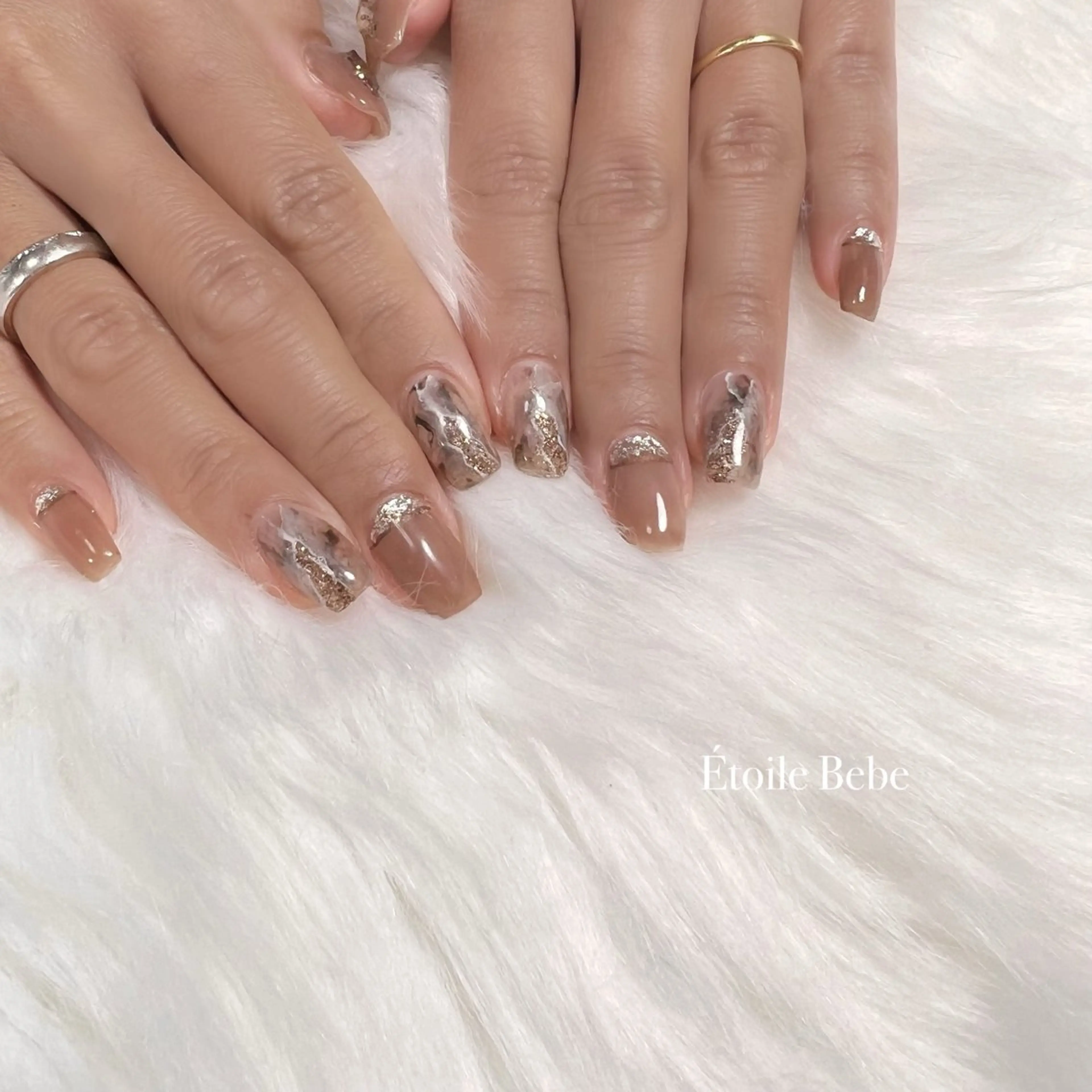 ネイル ブラウン マグネットネイル ニュアンスネイル オフィスネイル シンプルネイル ハンドネイル Étoile Bebeのエステ・リラクイメージ
