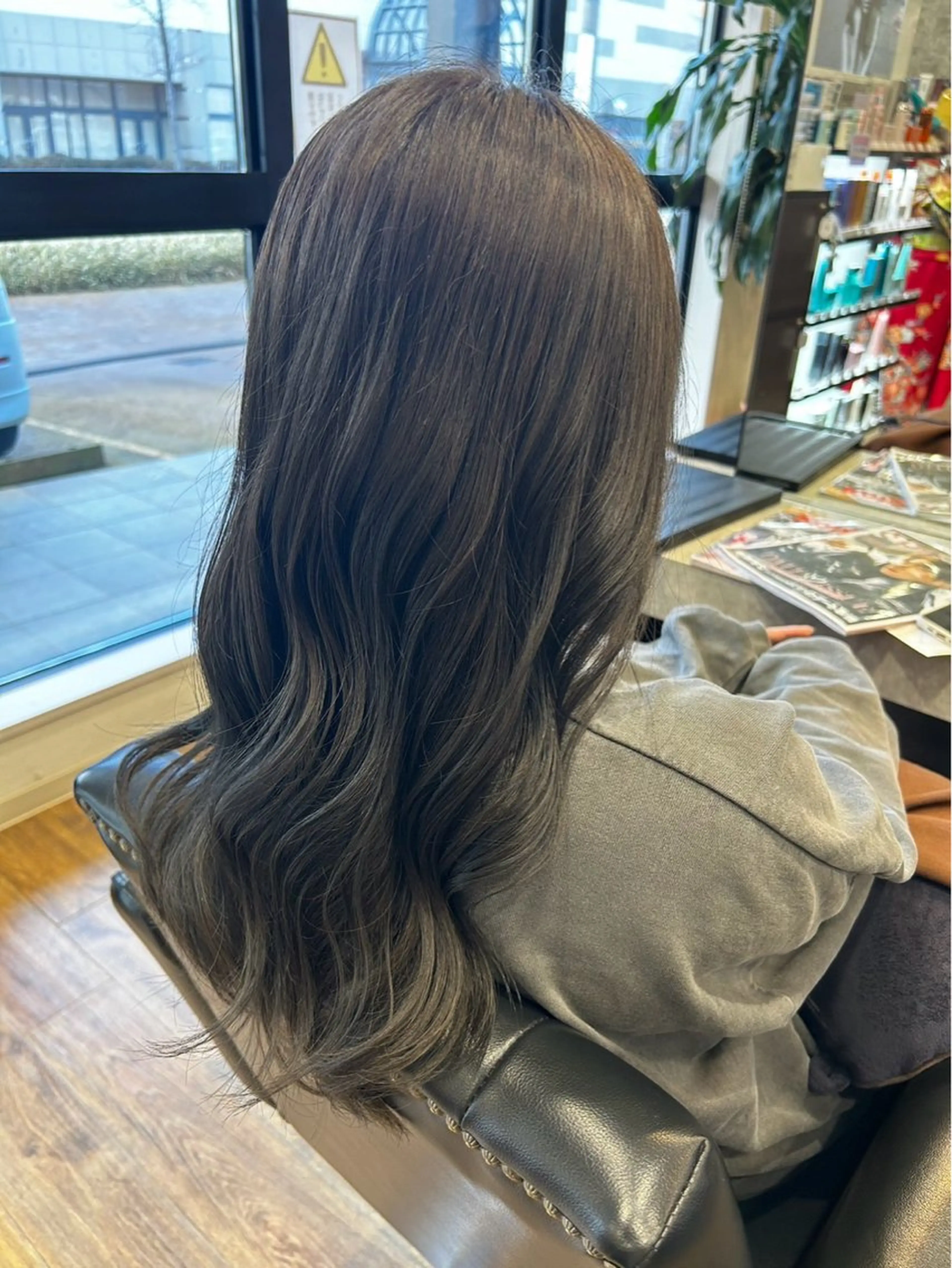 カラー アッシュ ブルーカラー 透明感カラー マツパ 成瀬 妃生路のヘアスタイル