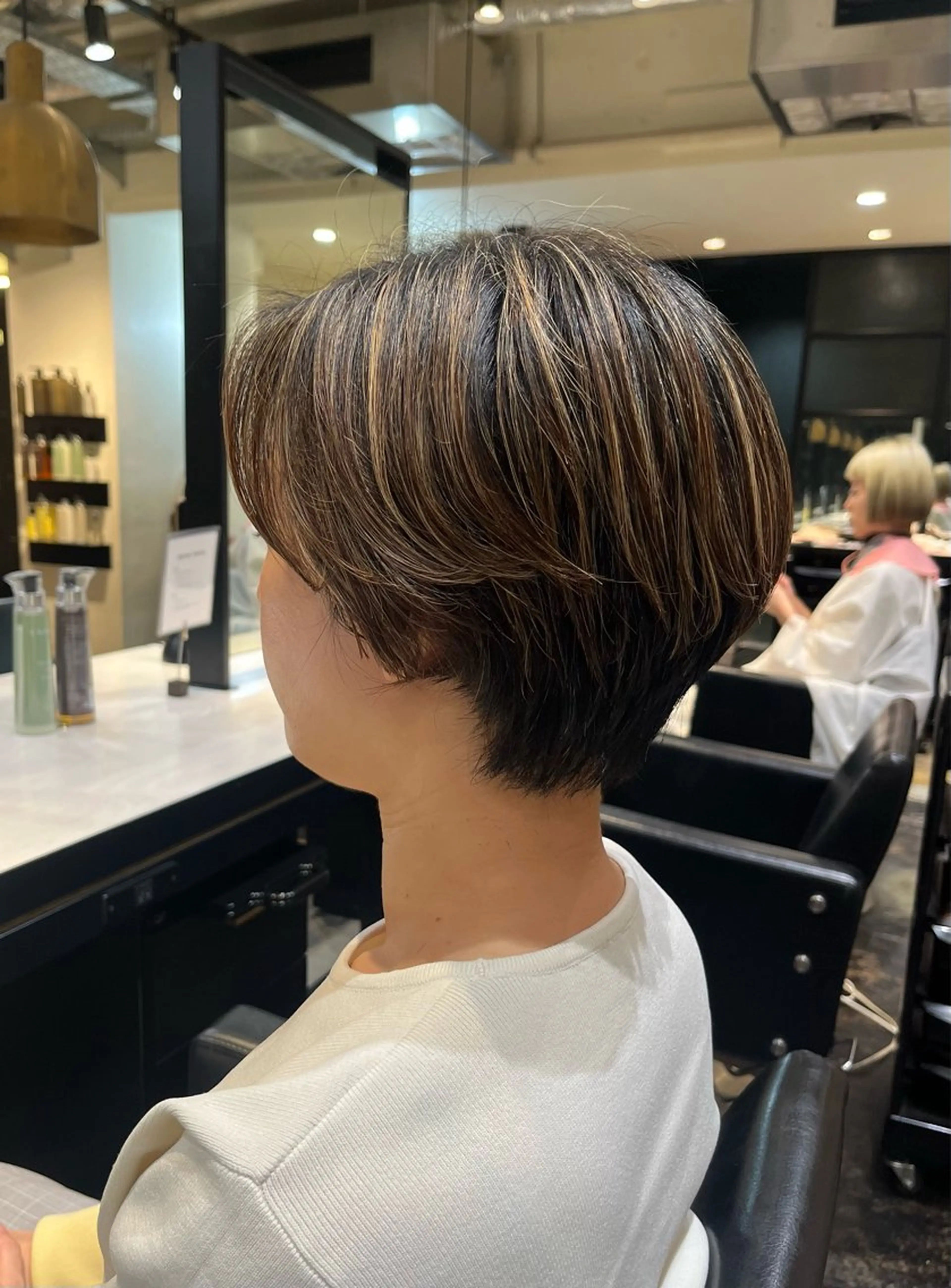 ショート ブリーチ/透明感 カラー🖤🪽みさきのヘアスタイル