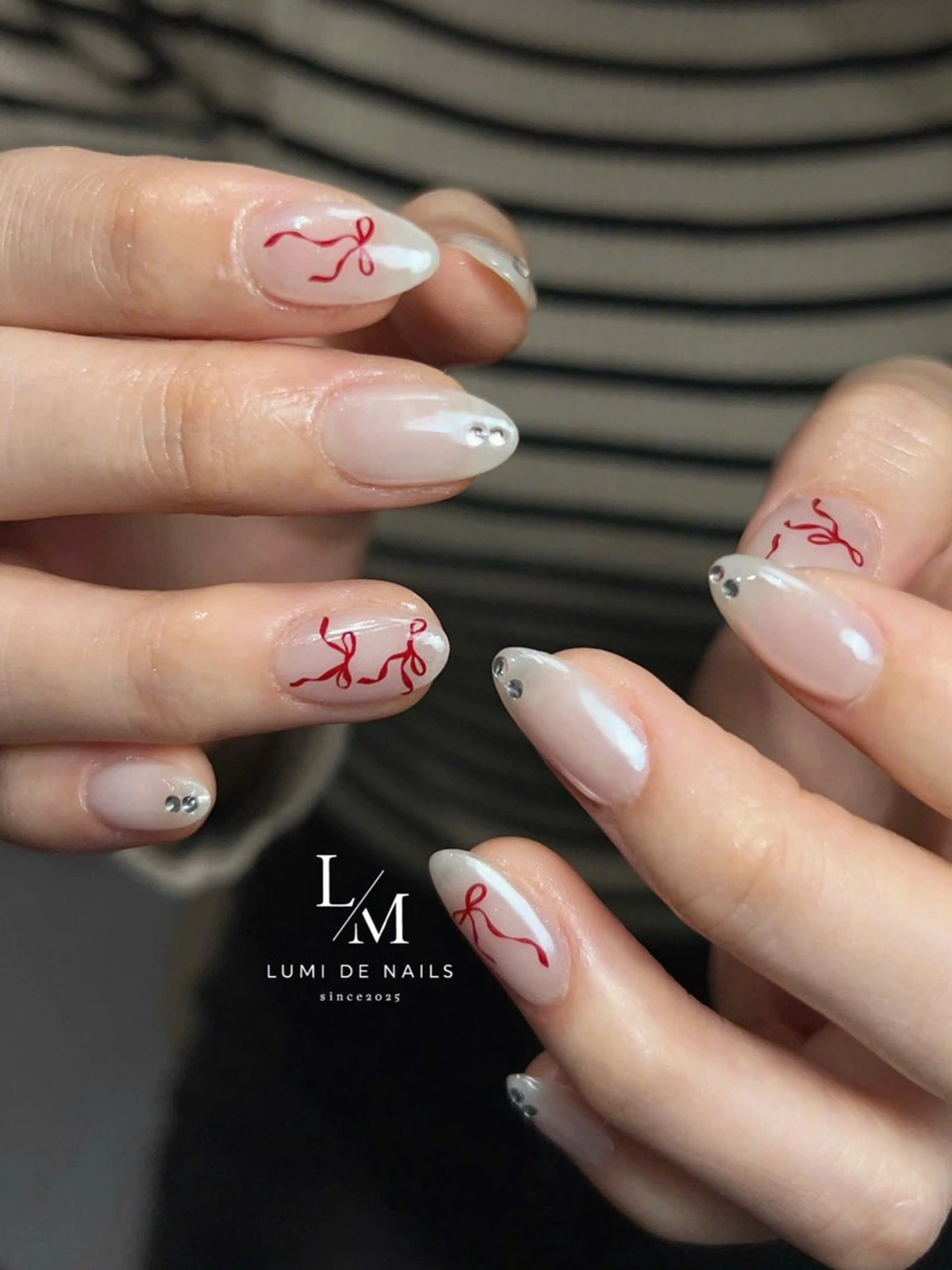 ネイル グラデーション ラメ(グリッター) マグネットネイル ミラーネイル ニュアンスネイル ハンドネイル Lumi de nailsのネイルデザイン