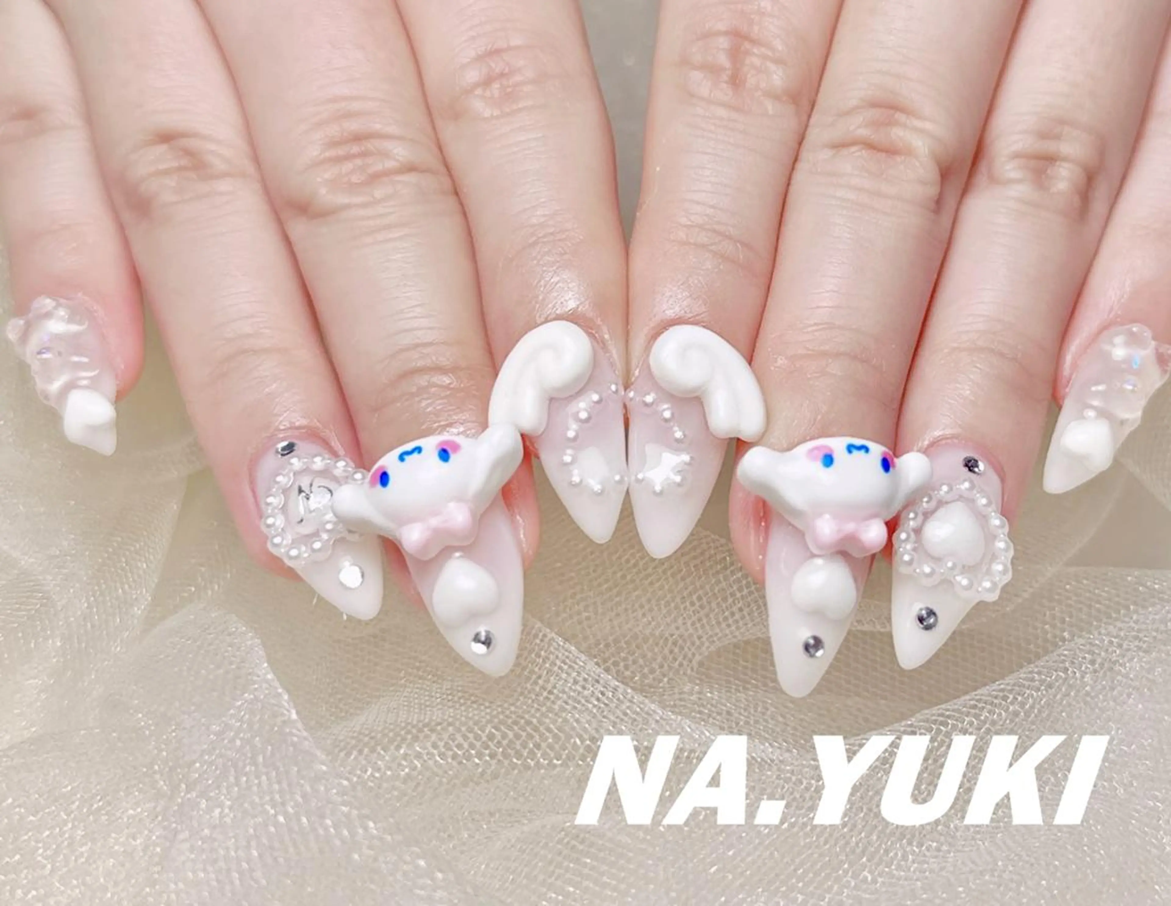 ネイル ハンドネイル ハンドケア 🌷 Mooning 🌷のネイルデザイン