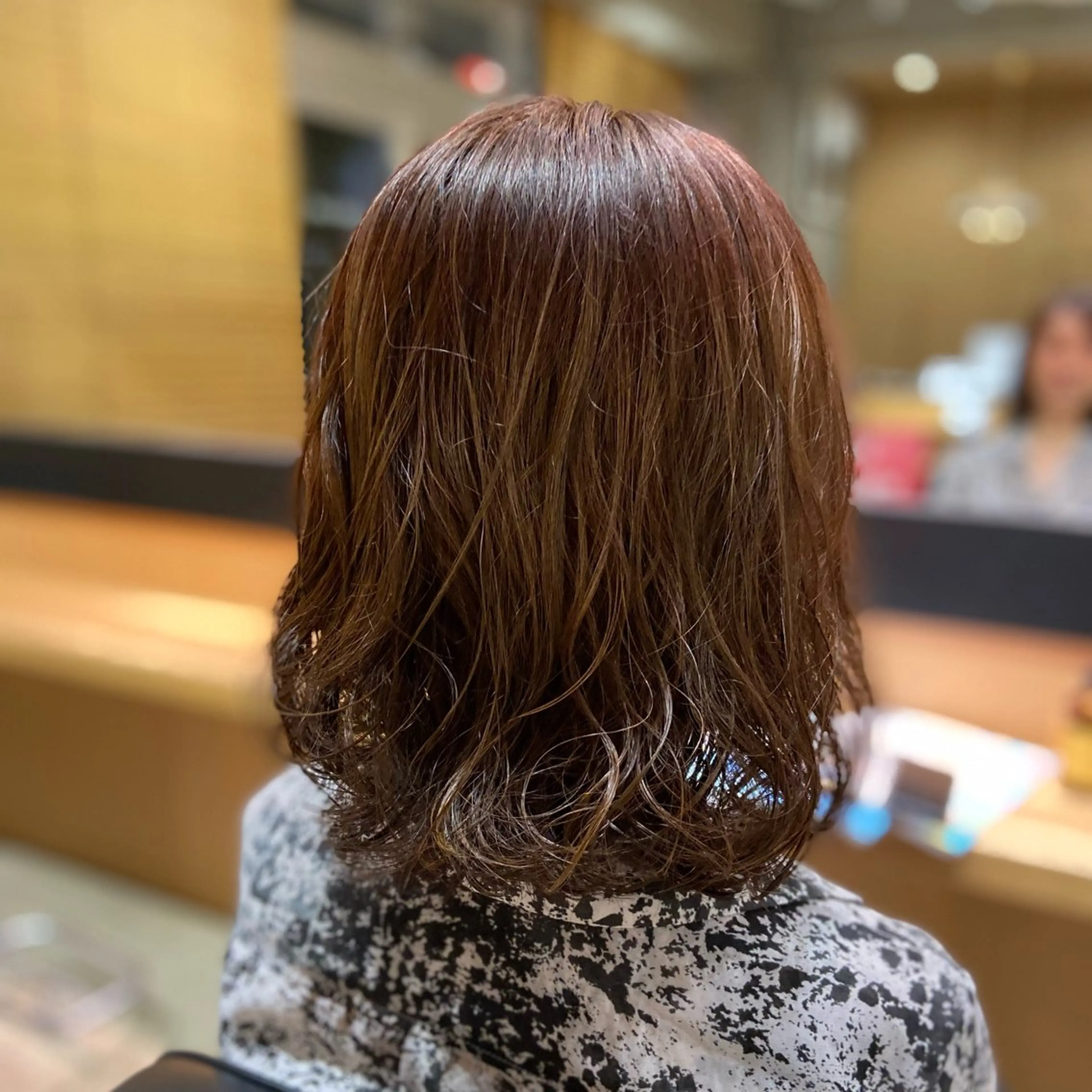 ミディアム カラー ミディアムパーマ アッシュ イルミナカラー IWASHITA TAKESHIのヘアスタイル