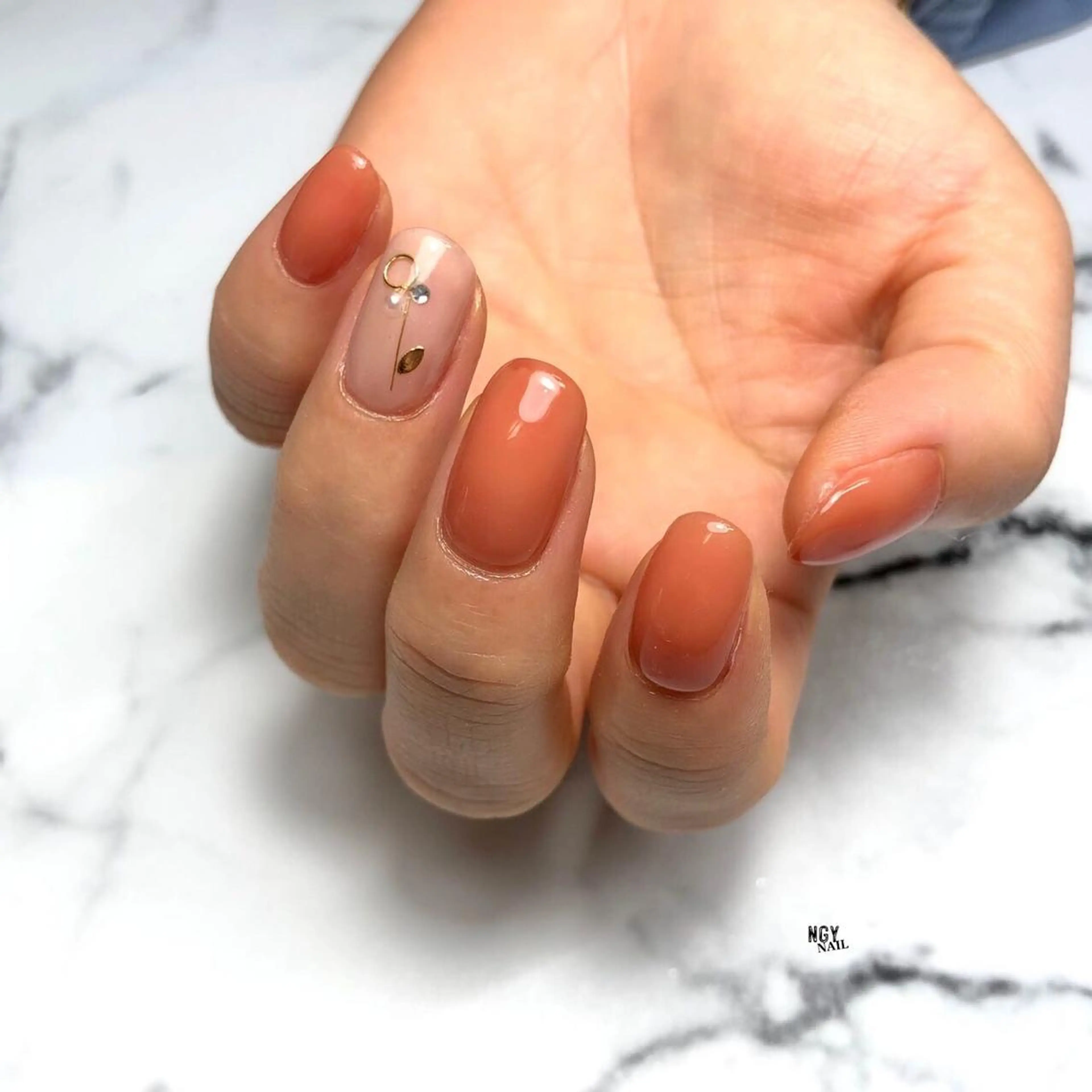 ネイル ニュアンスネイル オフィスネイル ワンカラーネイル シンプルネイル NAIL NOWのネイルデザイン