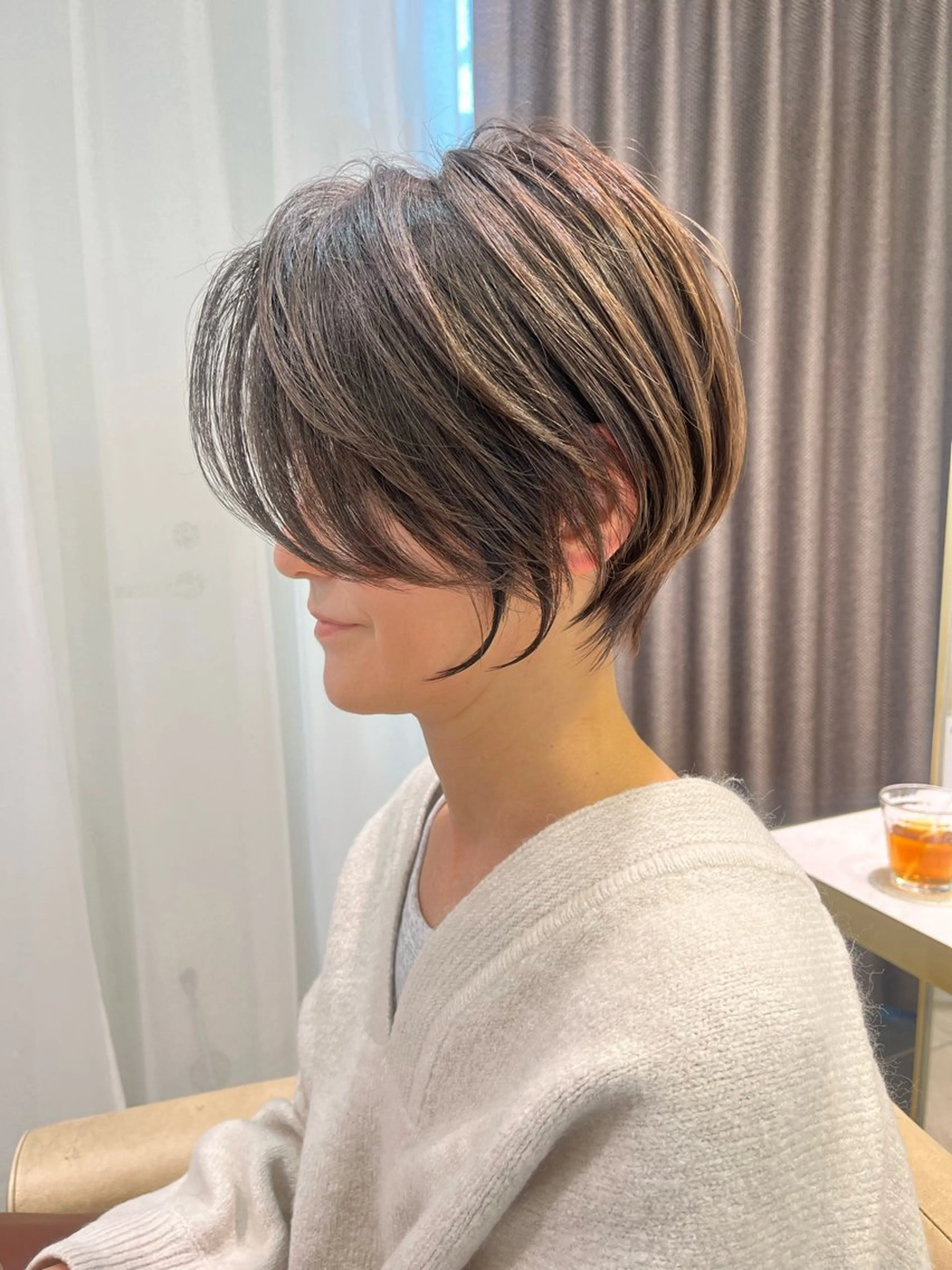 ショート カット ヘアカラー 襟足でお悩みの方✂︎ くびれ職人ハシモトのヘアスタイル