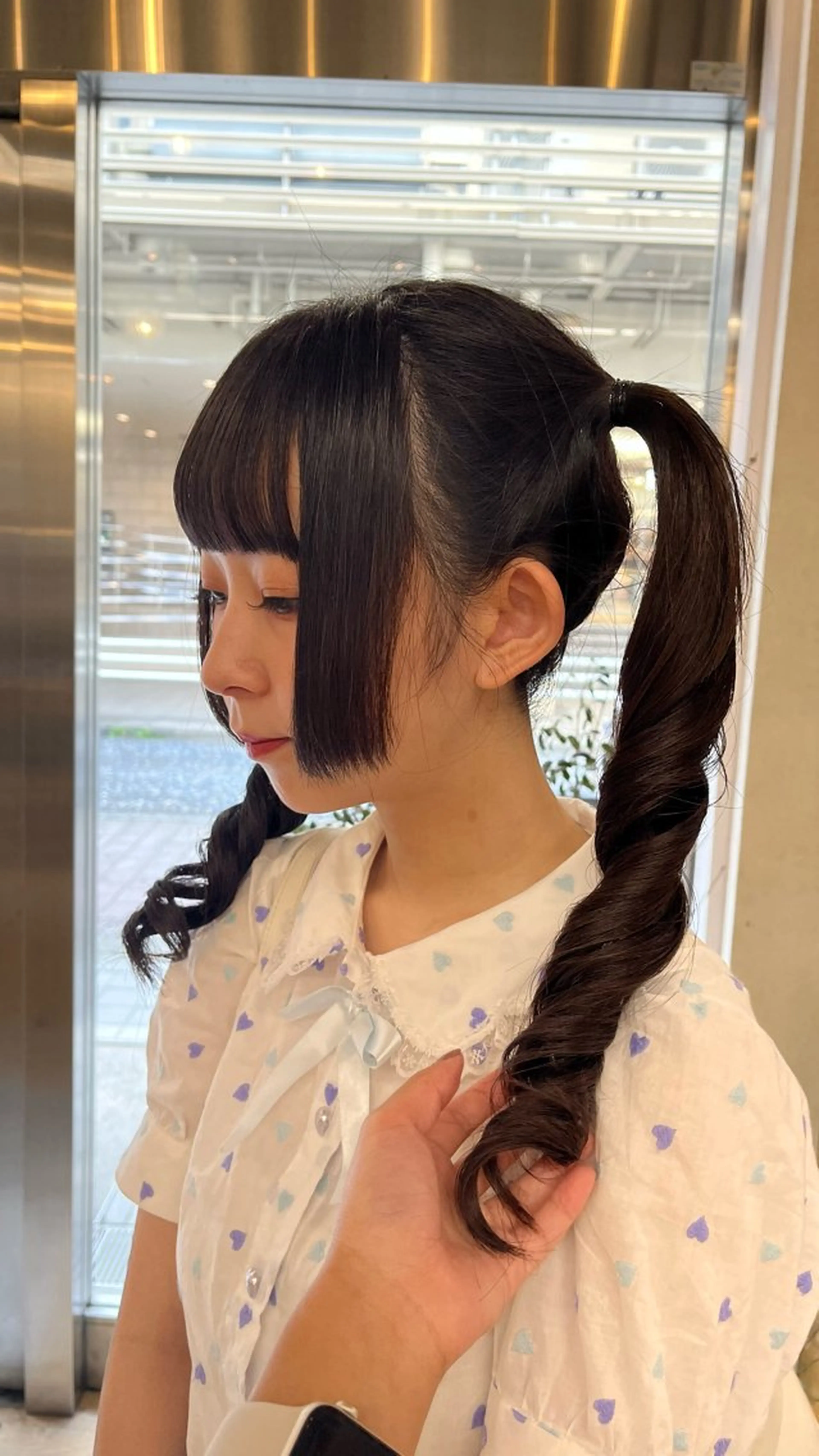 ロング 𝑴𝑰𝑨🎀赤髪 /ピンク/髪質改善のヘアスタイル