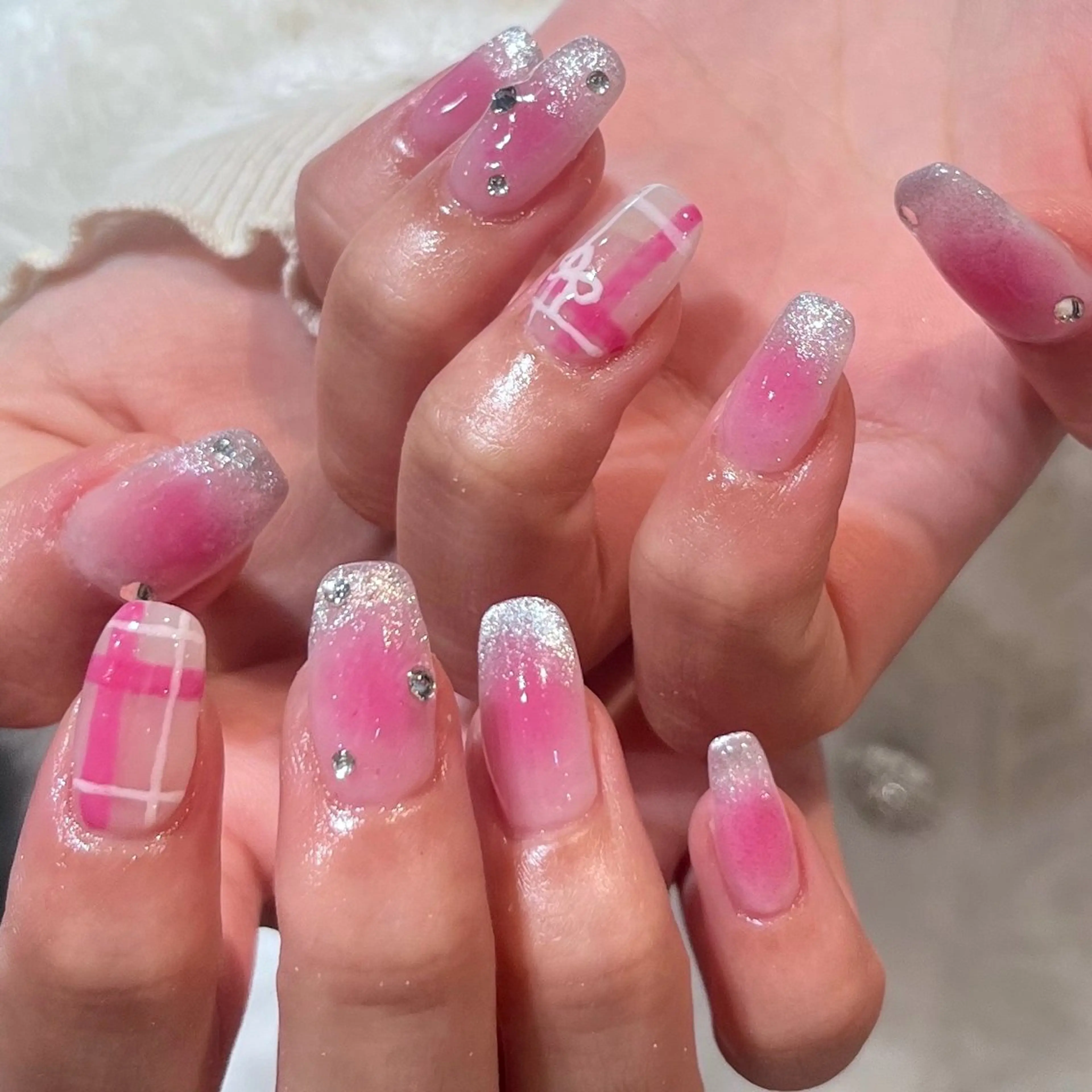 ネイル ハンドネイル 🩶レイナ🩶 color/nailのヘアスタイル