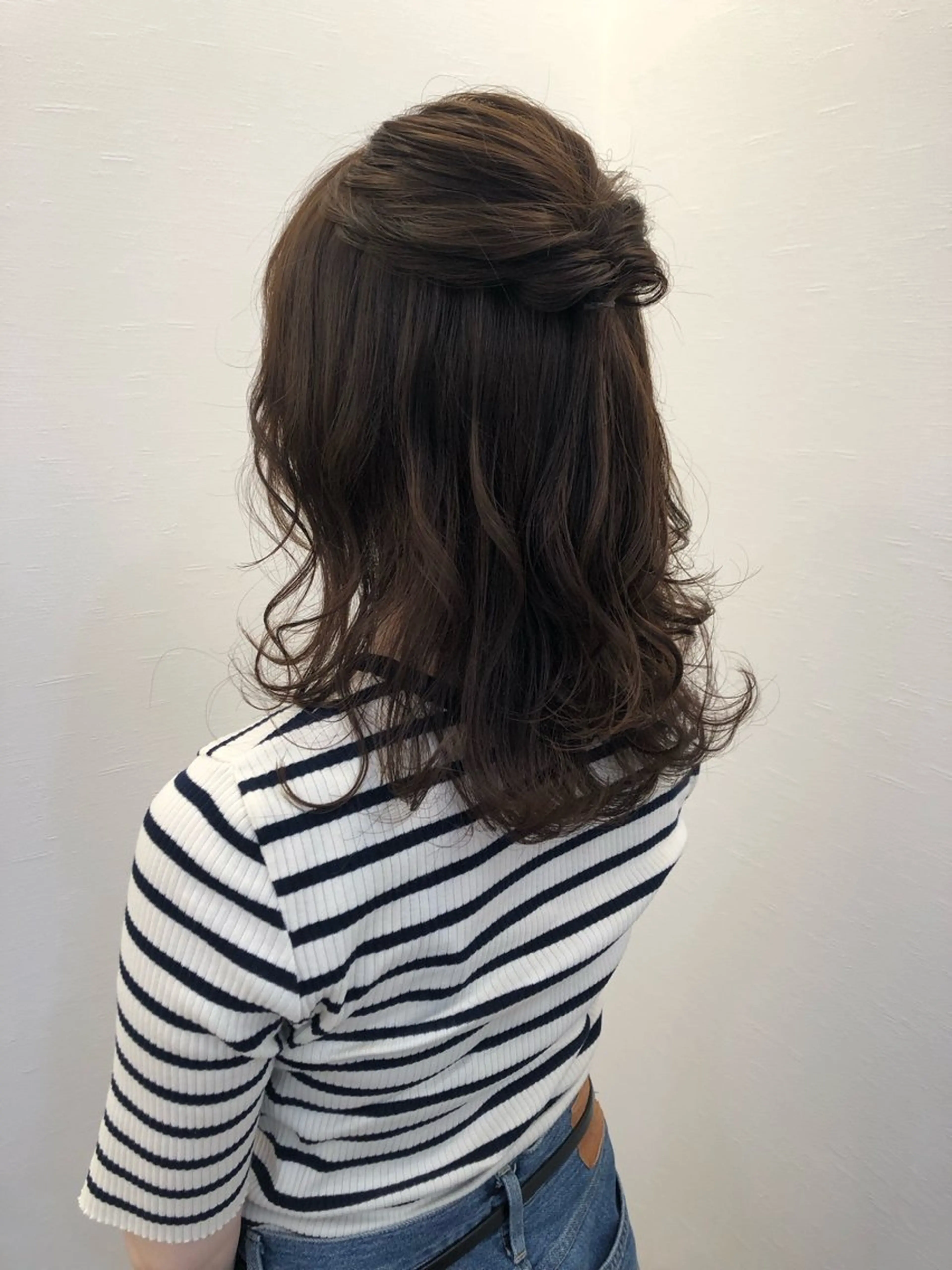 ミディアム ツノガイ エリのヘアスタイル
