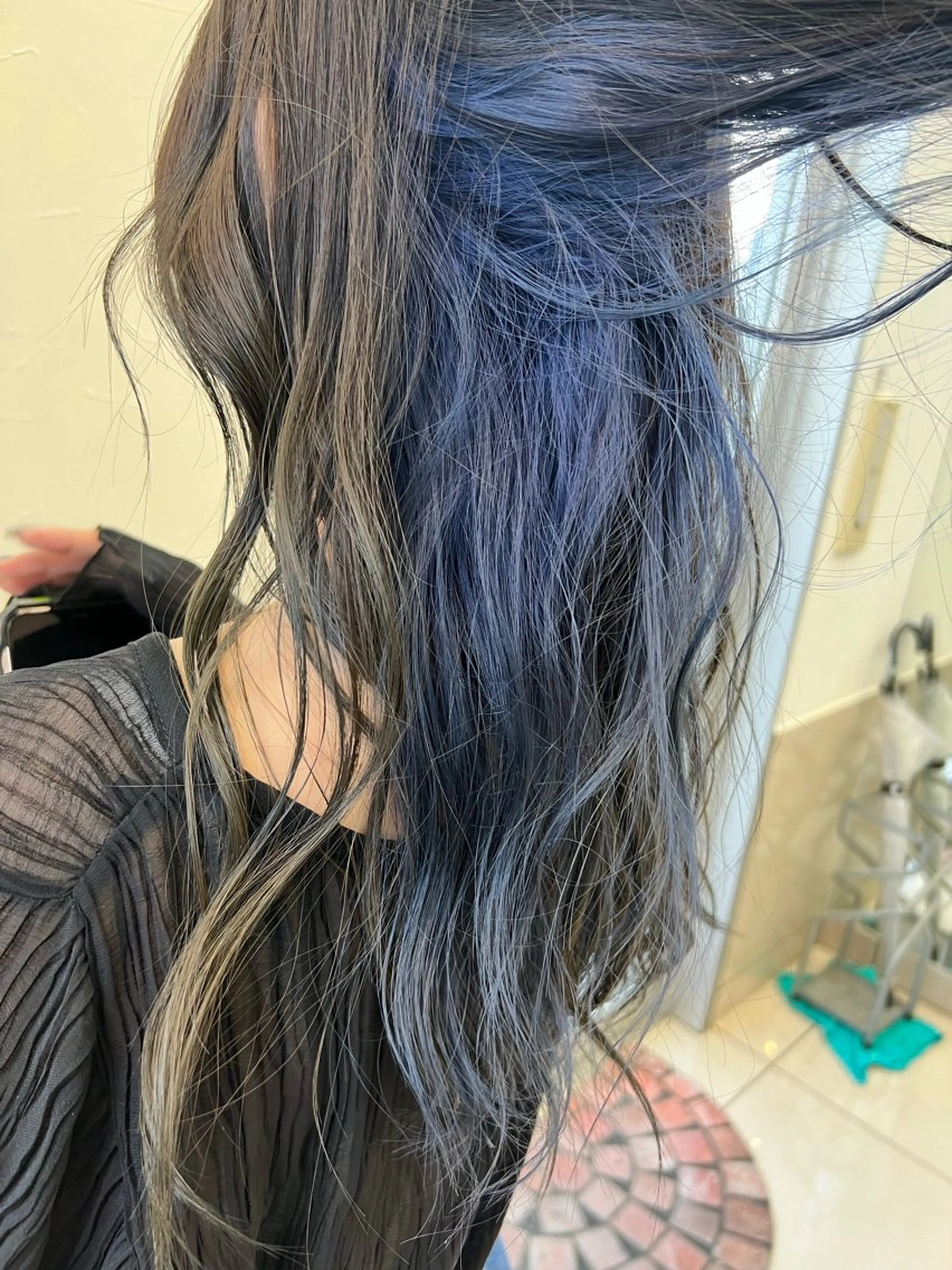 ロング カラー ブルーカラー グレージュ シルバー カット ヘアカラー トリートメント Oops旧TABOO 早野太郎のヘアスタイル