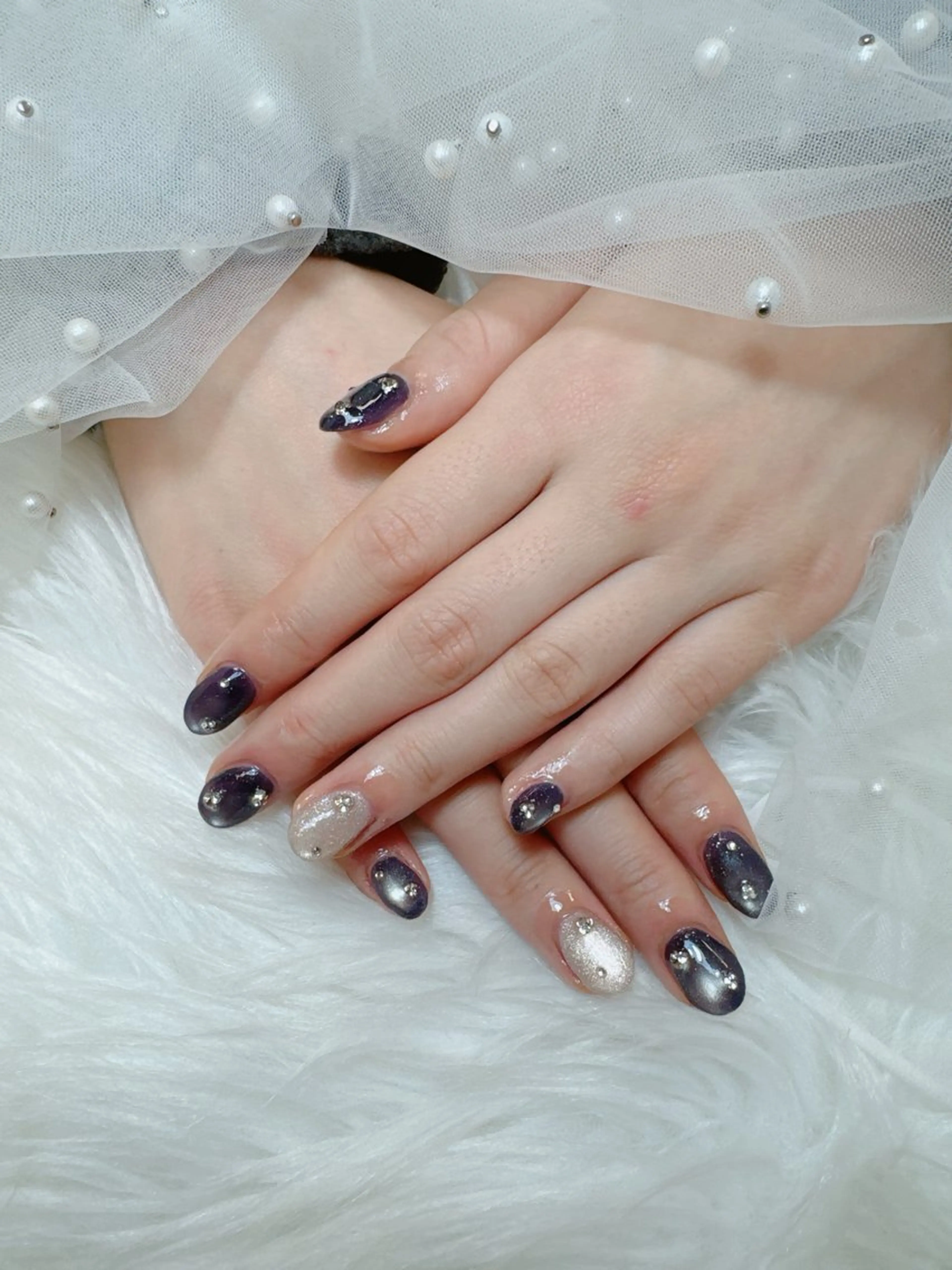 ネイル 成人式 フレンチネイル ジェルネイル ガラスフレンチ キラキラネイル ハンドネイル Queeens nailのネイルデザイン