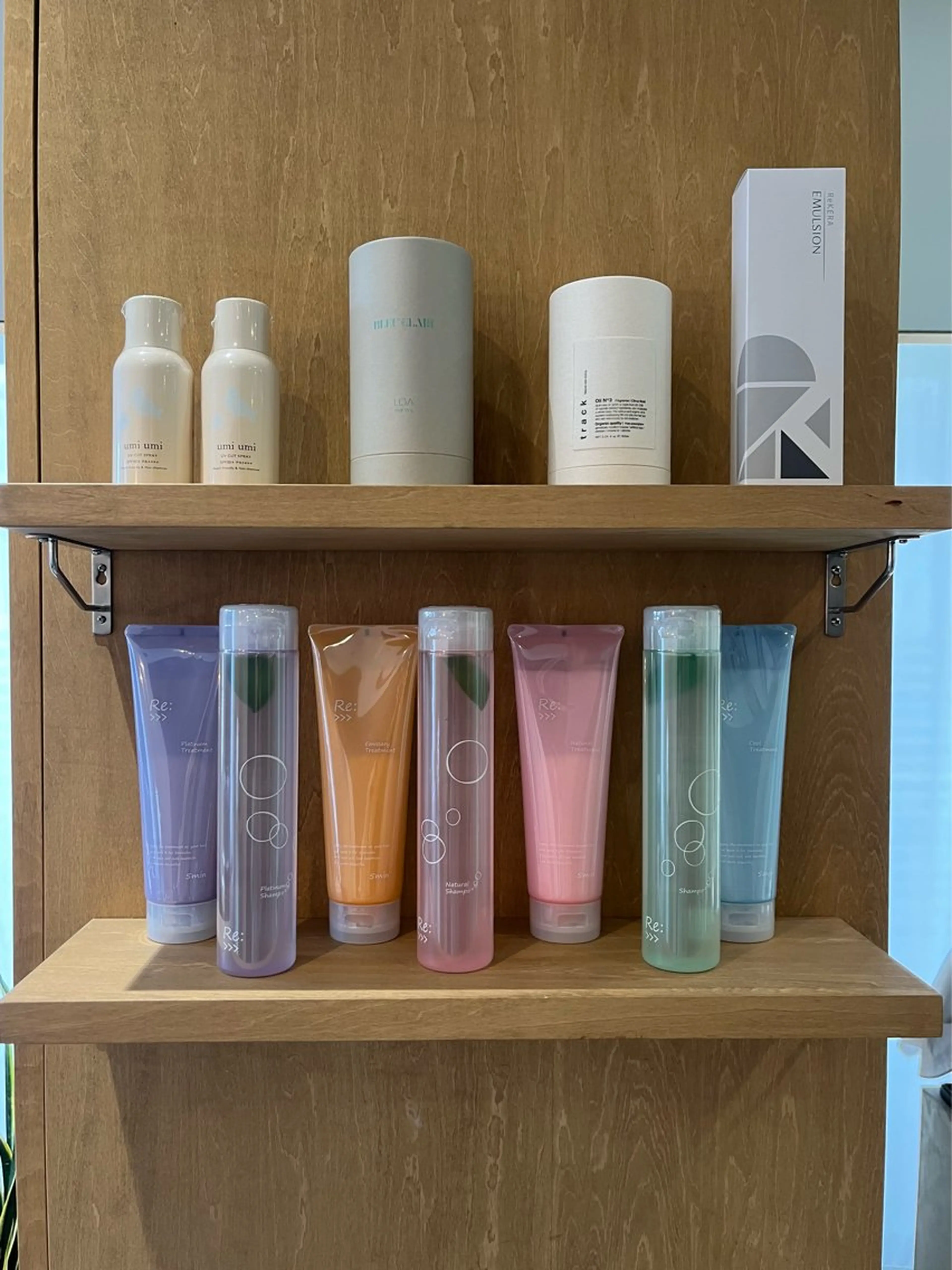 YUI／レイヤー カット/透明感カラーのヘアスタイル