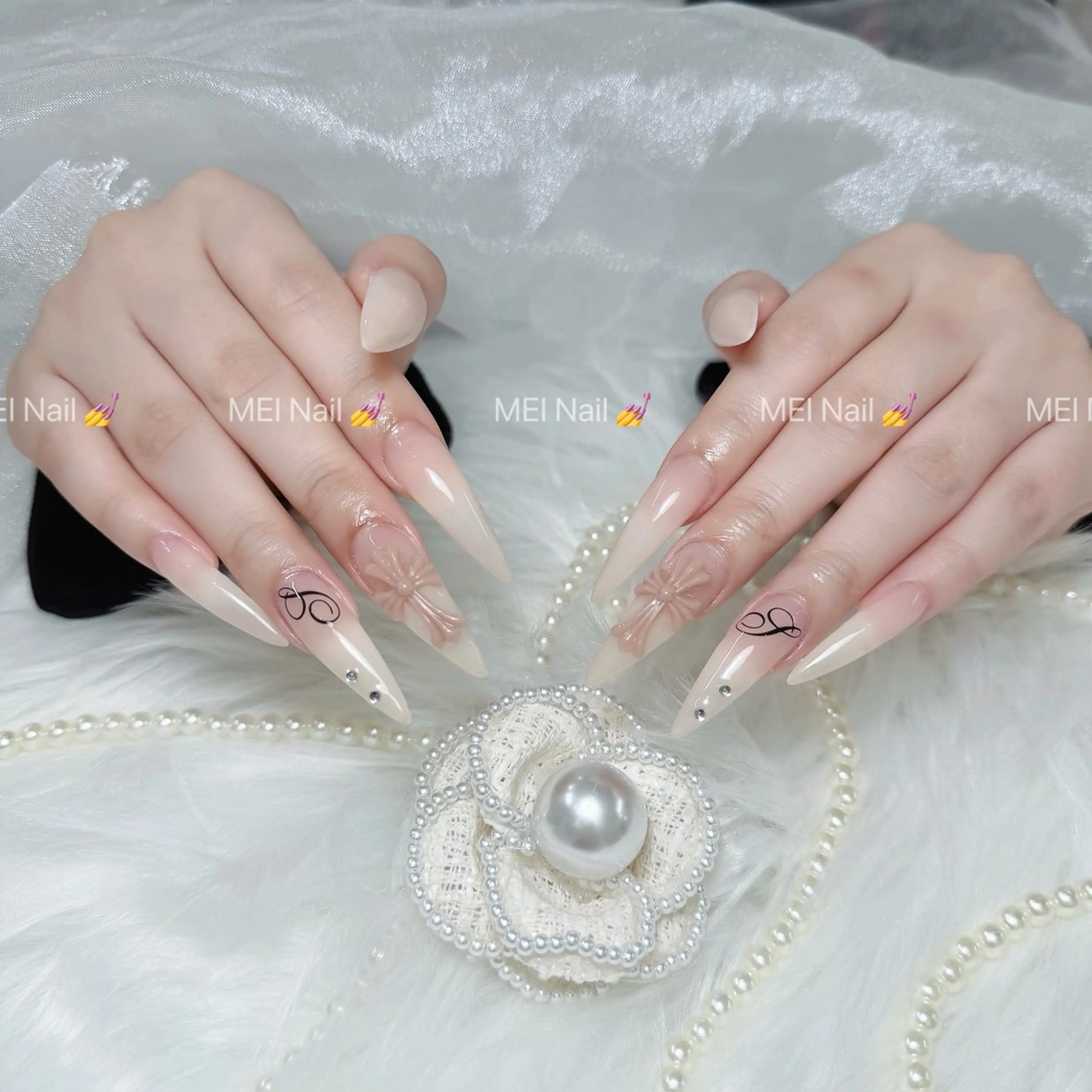 ネイル フレンチネイル キラキラネイル 韓国ネイル シンプルネイル ワンホンネイル ハンドネイル MEI Nailのネイルデザイン
