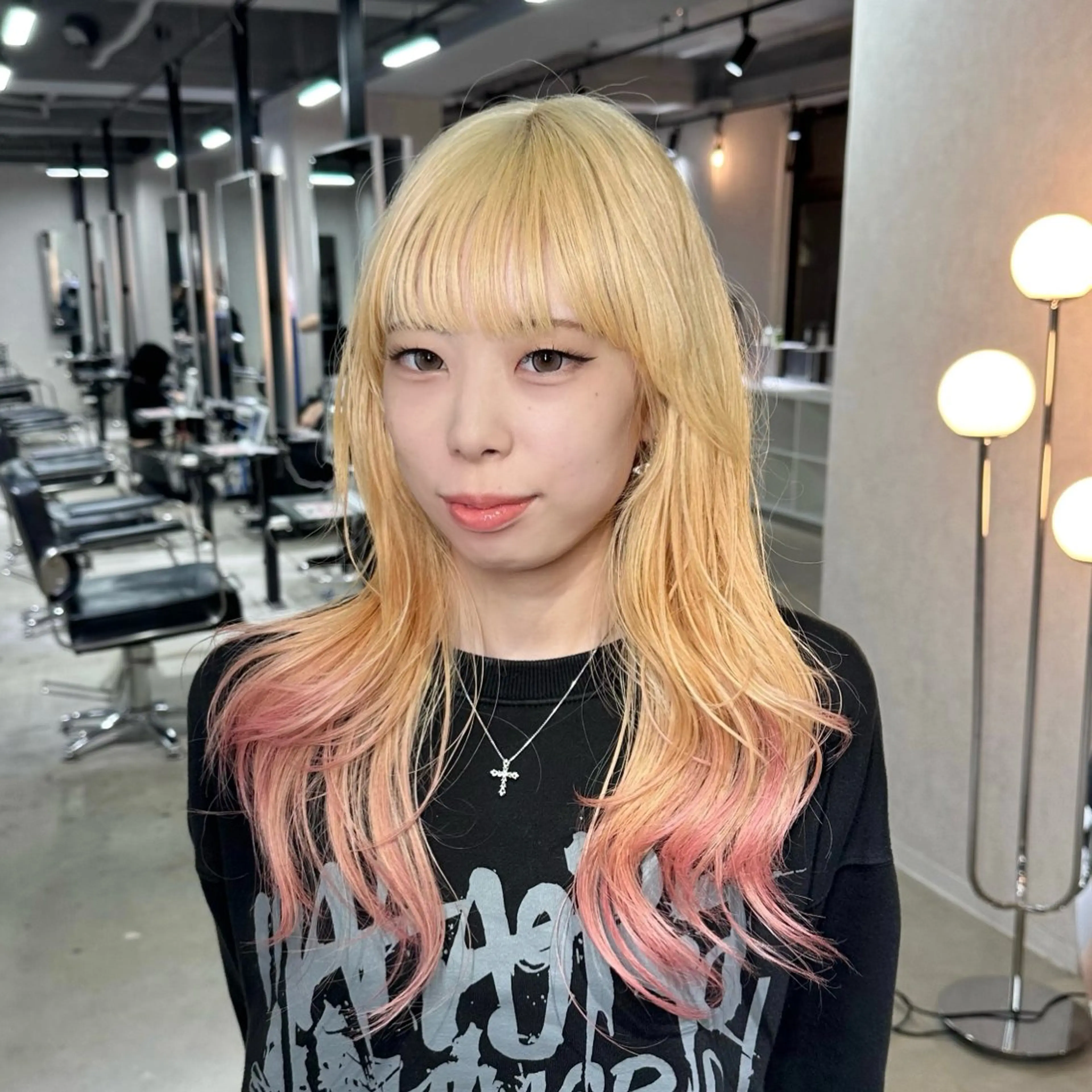 セミロング ケアカラー ボブ 髪質改善 レイヤーカット トリートメント カット ヘアカラー トリートメント 韓国レイヤ ー支持No.1renのヘアスタイル