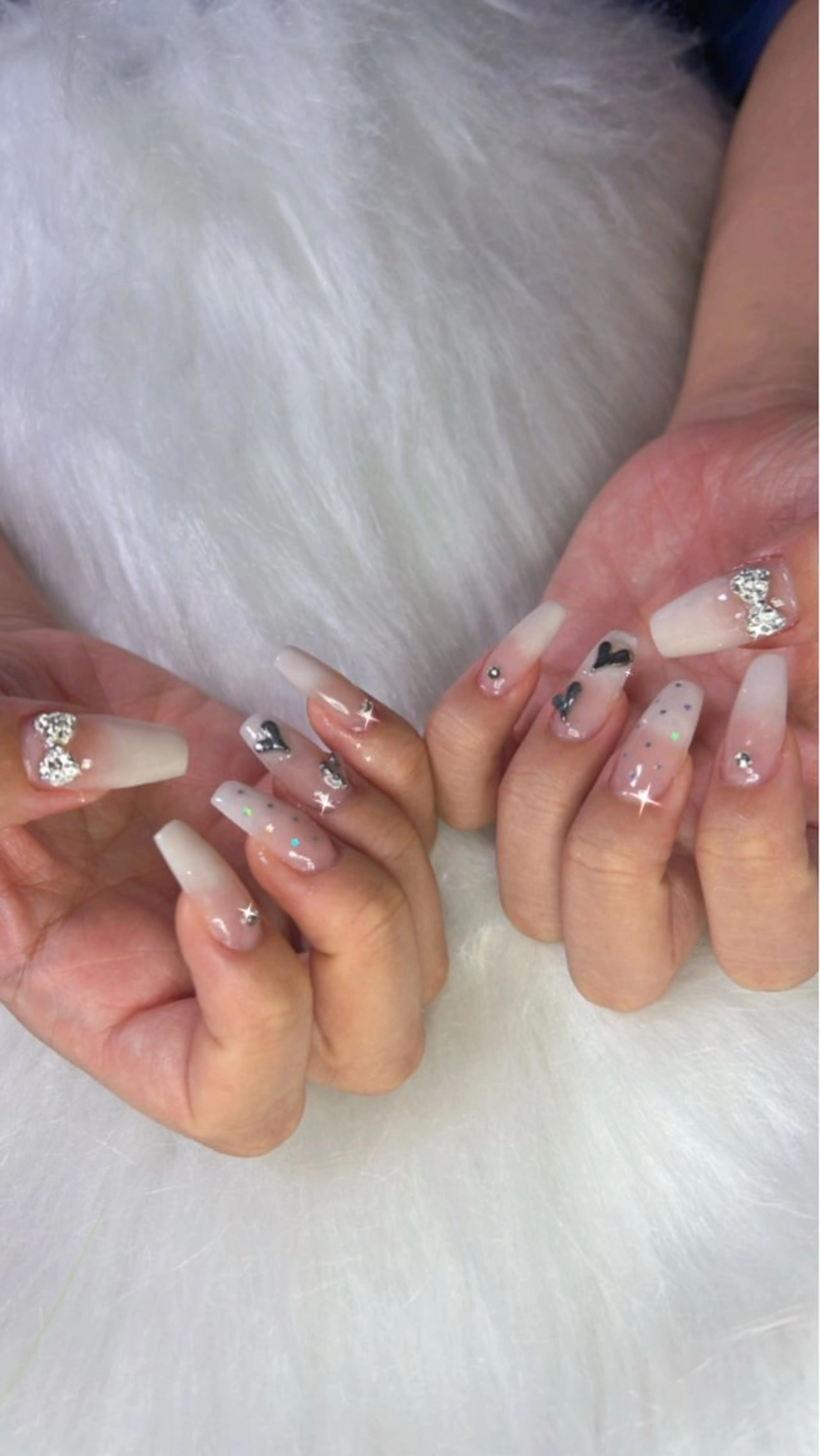 ネイル シンプルネイル OPHELIA 𓃛のネイルデザイン