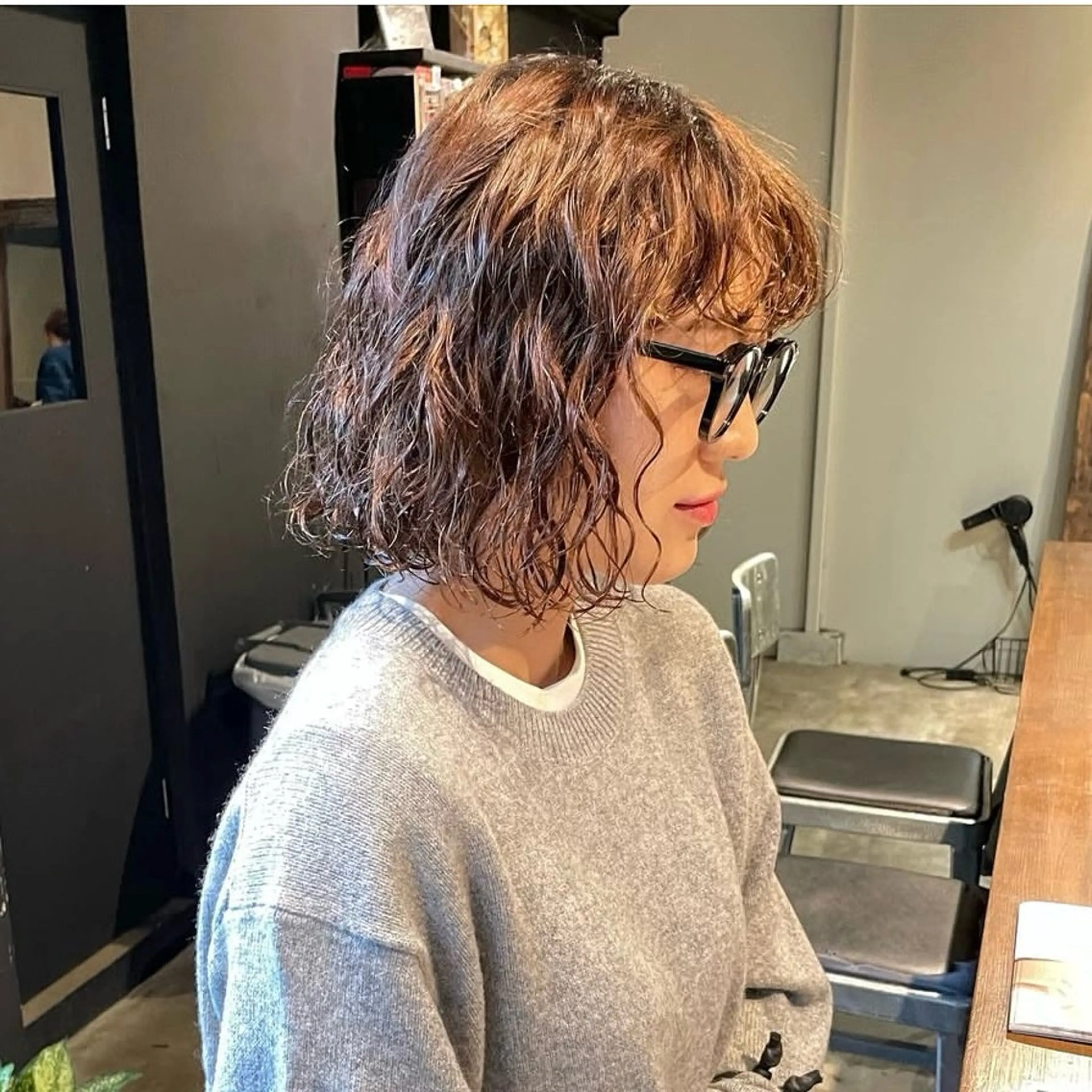 ミディアム カット パーマ メイ🩰透明感カラー レイヤーカットのヘアスタイル