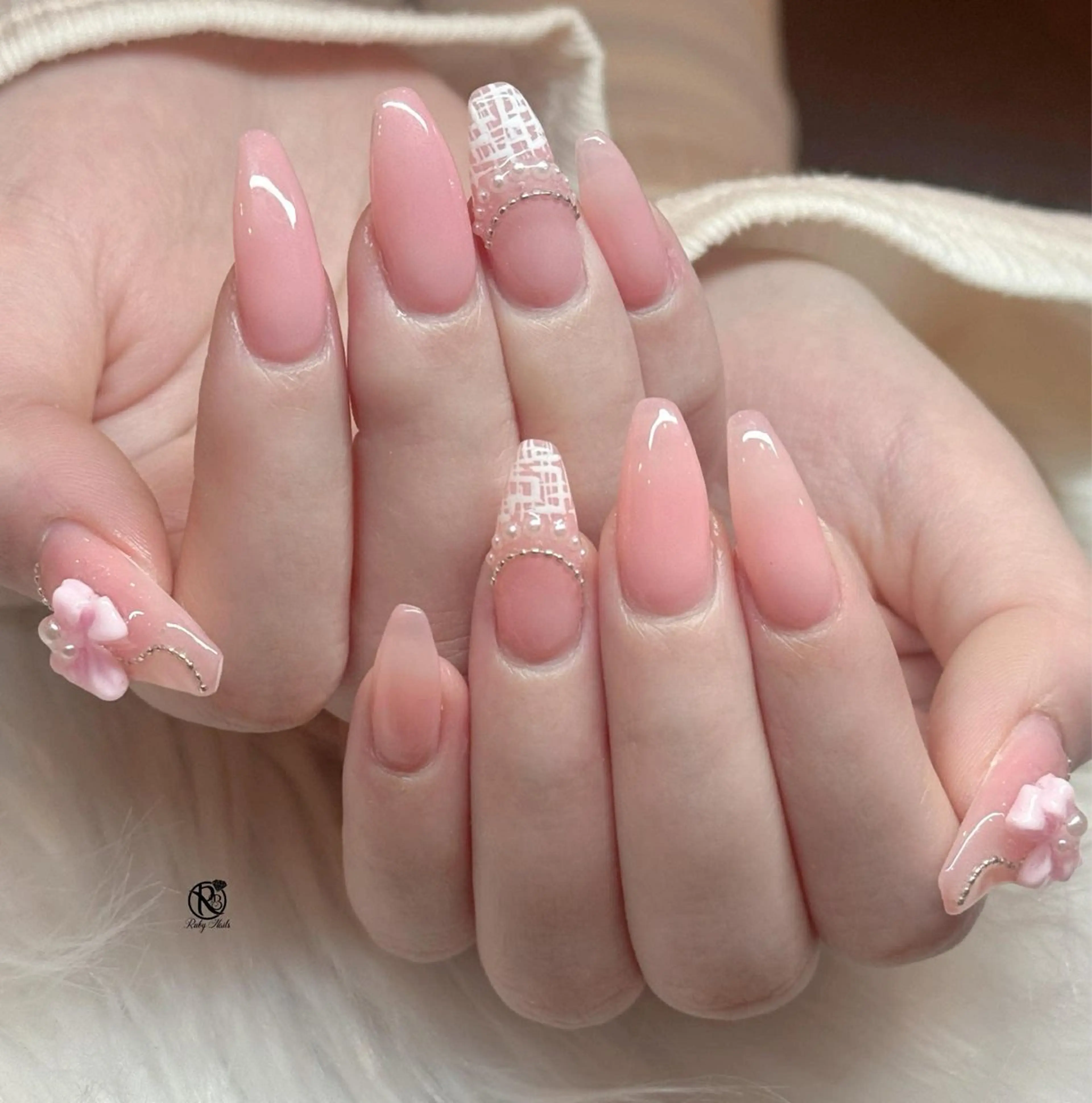 ネイル ボルドー ブラウン チークネイル ドット フットネイル ハンドネイル CHERRYネイルサロン所属・チェリネイルサロン 霞ヶ関のネイルデザイン