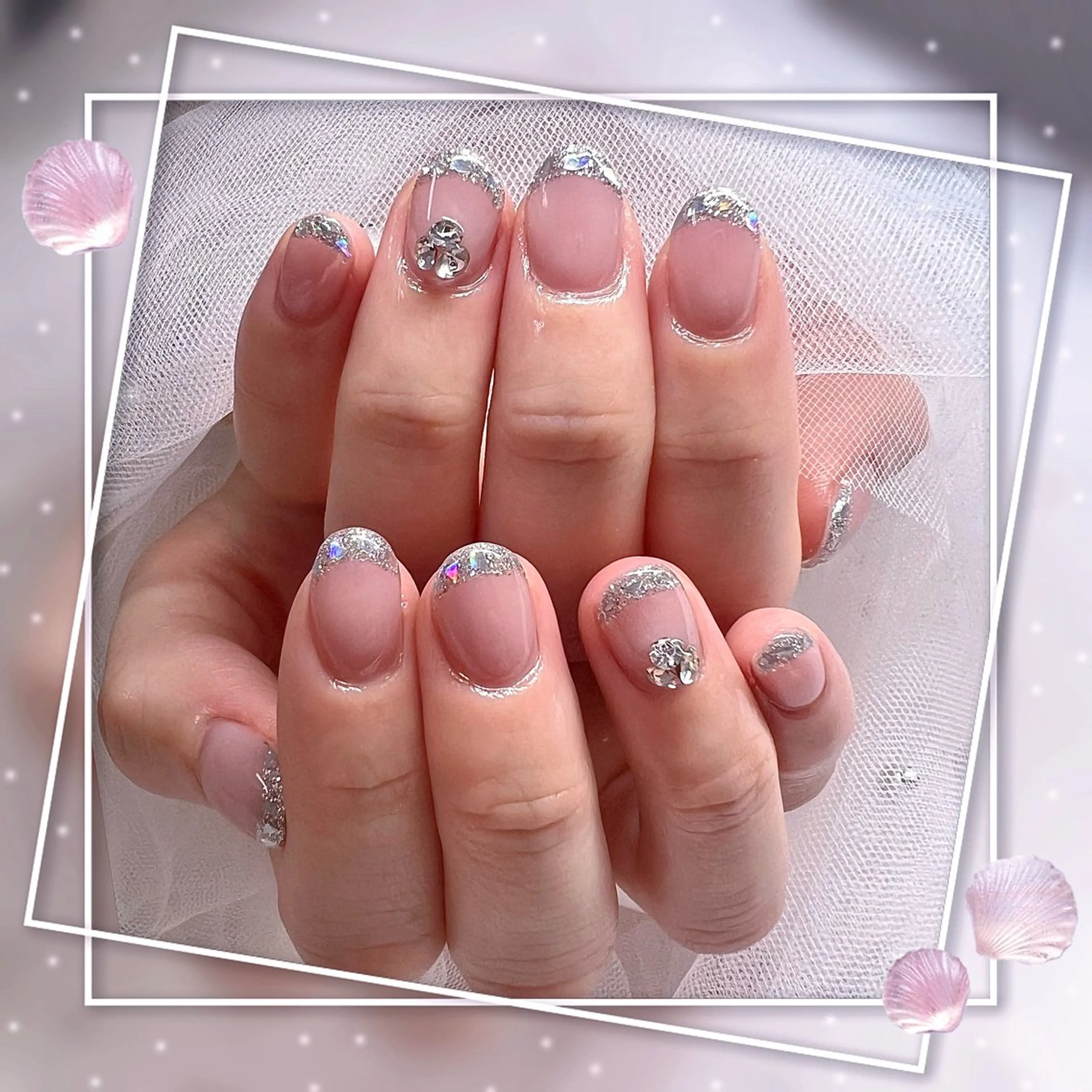 ネイル フレンチネイル グラデーション キラキラネイル 韓国ネイル マグネットネイル ハンドネイル ハンドケア Chill Nailsalonのネイルデザイン